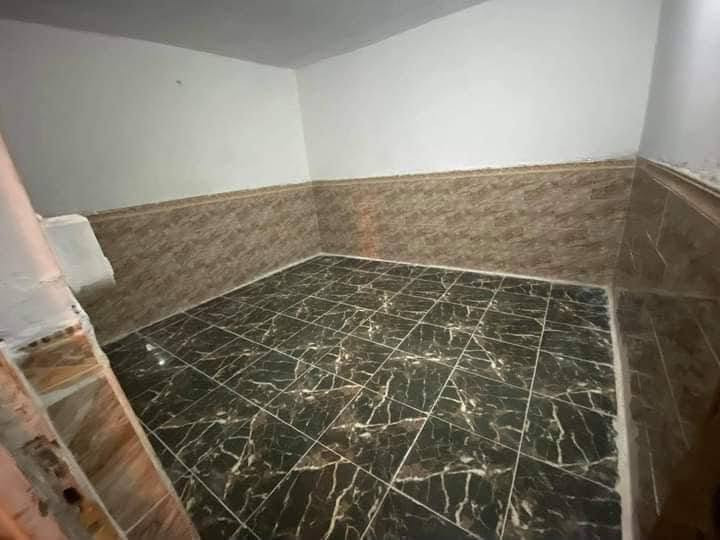 بيت اجار في جسر ديالى باب الشيخ مساحه ١٢٠ طابق واحد يحتوي عل استقبال كبيره صاله مطبخ غرفه نوم صحيات داخل وخارج اي استفسار اتصال ***********

