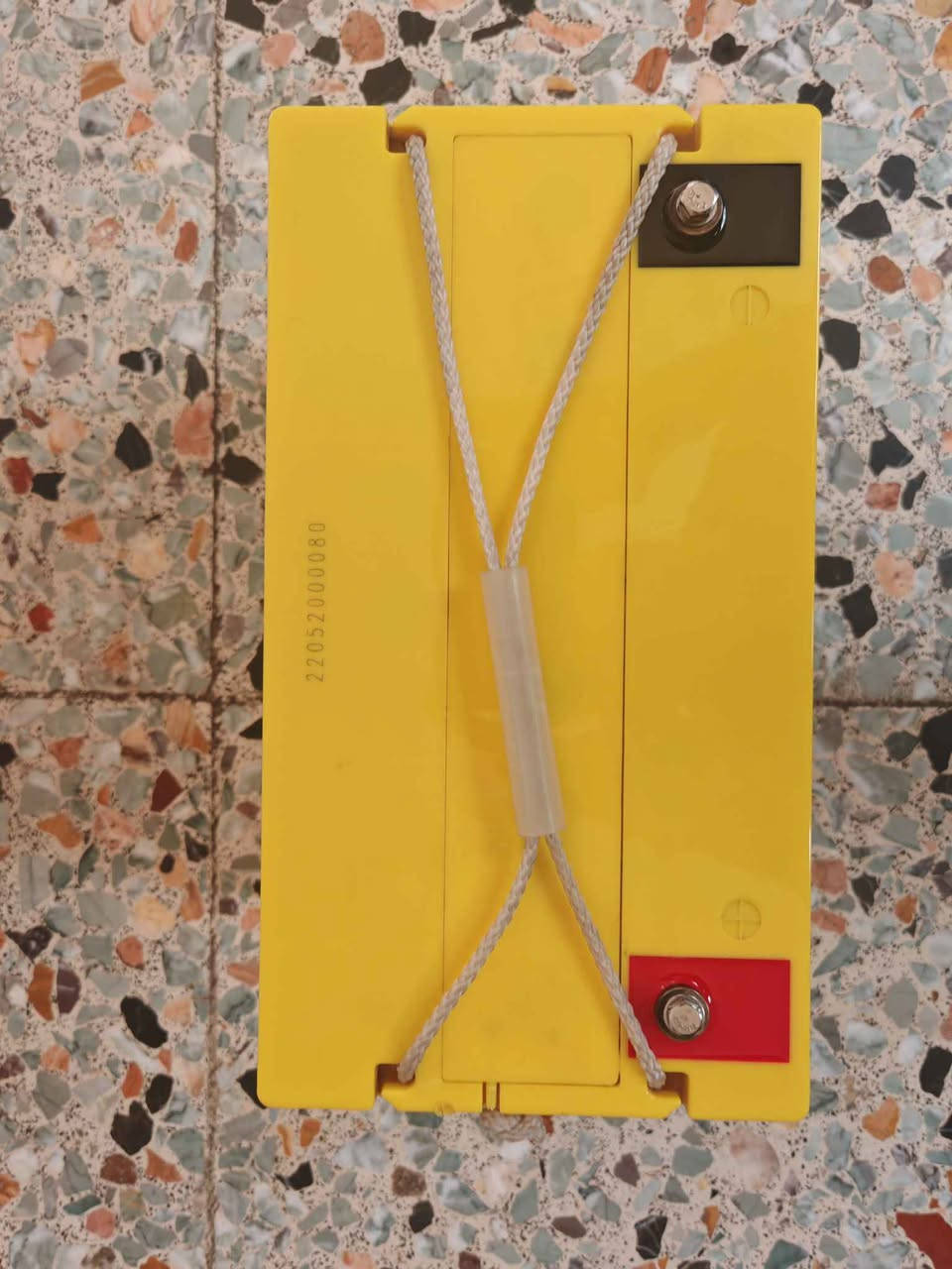 بطارية جيكور ديب سايكل جل 100 امبير 12 فولت تنفع لعاكسه وانفيرتر واونلاين يو بي اس (Online UPS) ذو البطارية الخارجية وغيرها من الأجهزة، العمر الافتراضي اكثر من 10 سنين عند الربط مع عاكسه او انفيرتر او يو بي اس باستخدام قليل واكثر من 5 سنوات عند التفريغ تحت ال30 بالميه والشحن.

استخدام حمل قليل مربوطه ب اونلاين يو بي اس لسنتين تشغيل انترنت فقط وبعدها بكامل صحتها كما موضح بالصور مال فاحص البطارية 13-13.5 فولت بدون حمل و11.5 فولت بحمل من 3 الى 5 امبير والي هو القراءة الطبيعية لبطارية صحية.

السعر: 125 الف 

المكان بغداد الغدير قرب الربيع سنتر

للشراء راسل الحساب او اتصل على 
*********** بغداد, العراق
