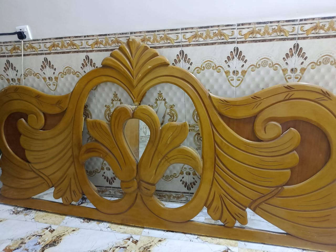 السلام وعليكم غرفت نوم لبيع السعر 700 مكان ابوغريب ***********
