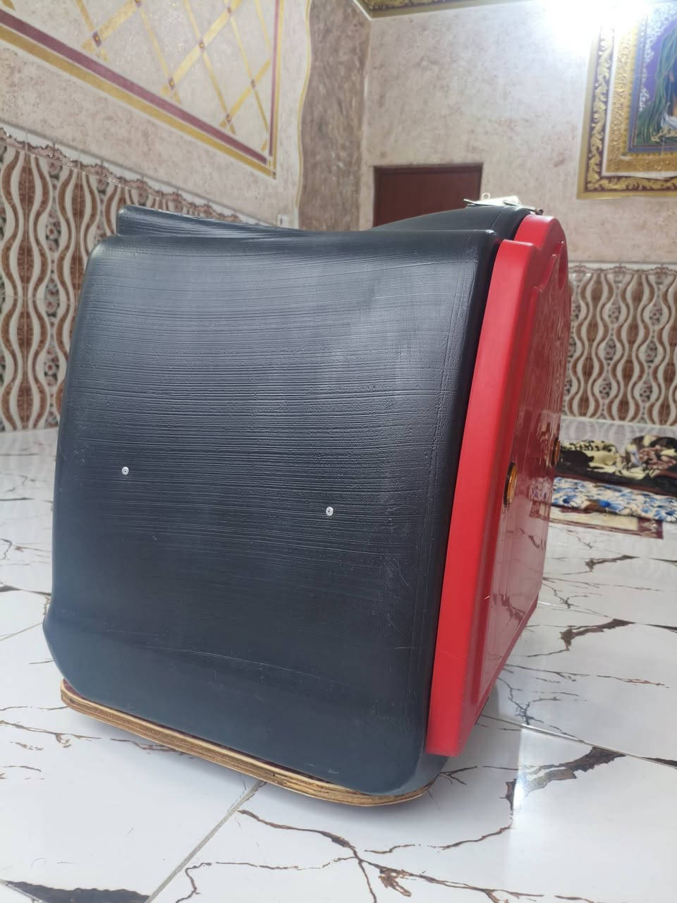 صندوك دلفري • مستعمل ٦ايام • كامل