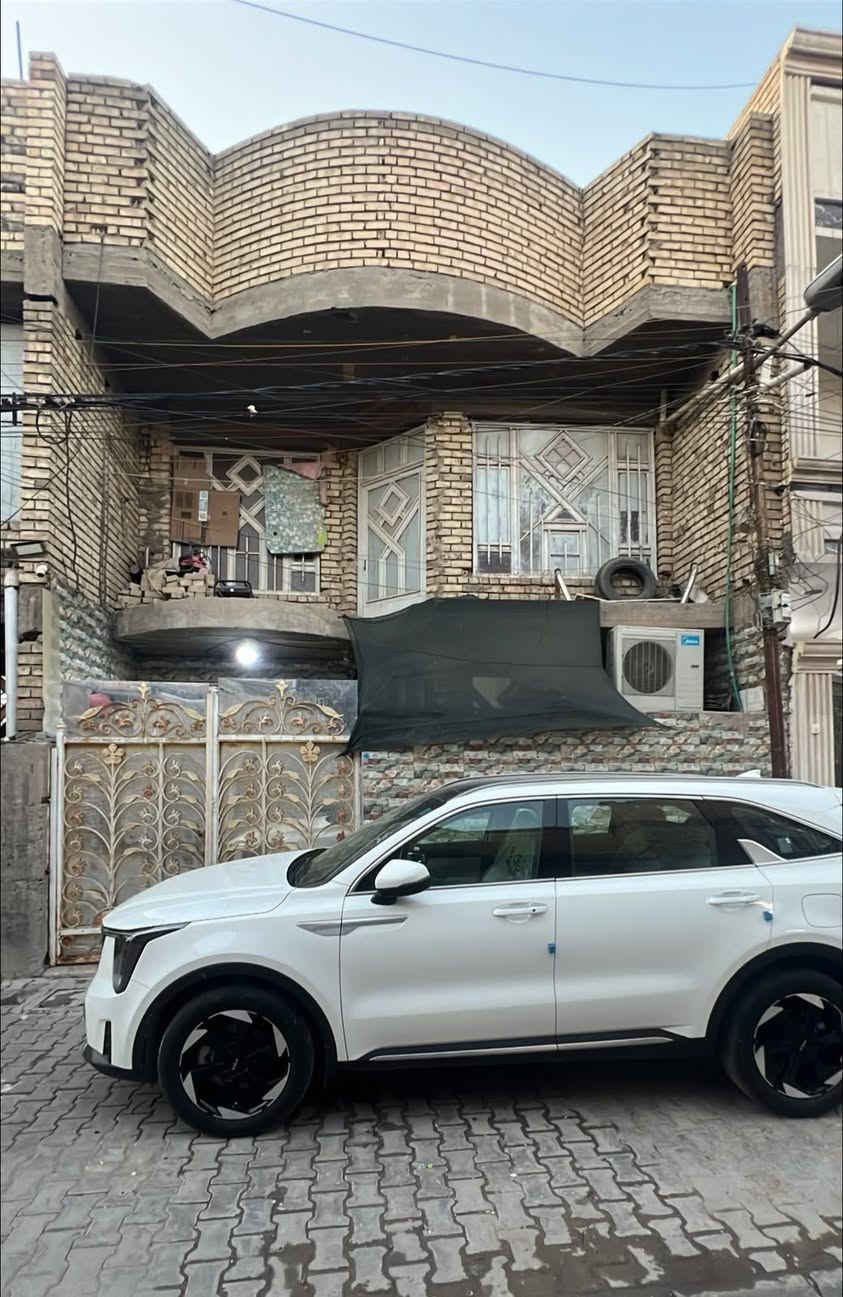 السلام عليكم
بيت 100متر للبيع 
الموقع الشعلة شارع ابو الدهن الفرع الي مقابيل اسواق هاجر 
محتويات البيت : استقبال ـ مطبخ ـ غرفة داخلية ـ منور 2ـ  صحيات داخلية و خارجية 

الطابق الثاني : غرفتين نوم ـ هول ـ صحيات ـ بيتونة و سطح  شتايكر 

للاستفسار : ***********. ابو ليث

