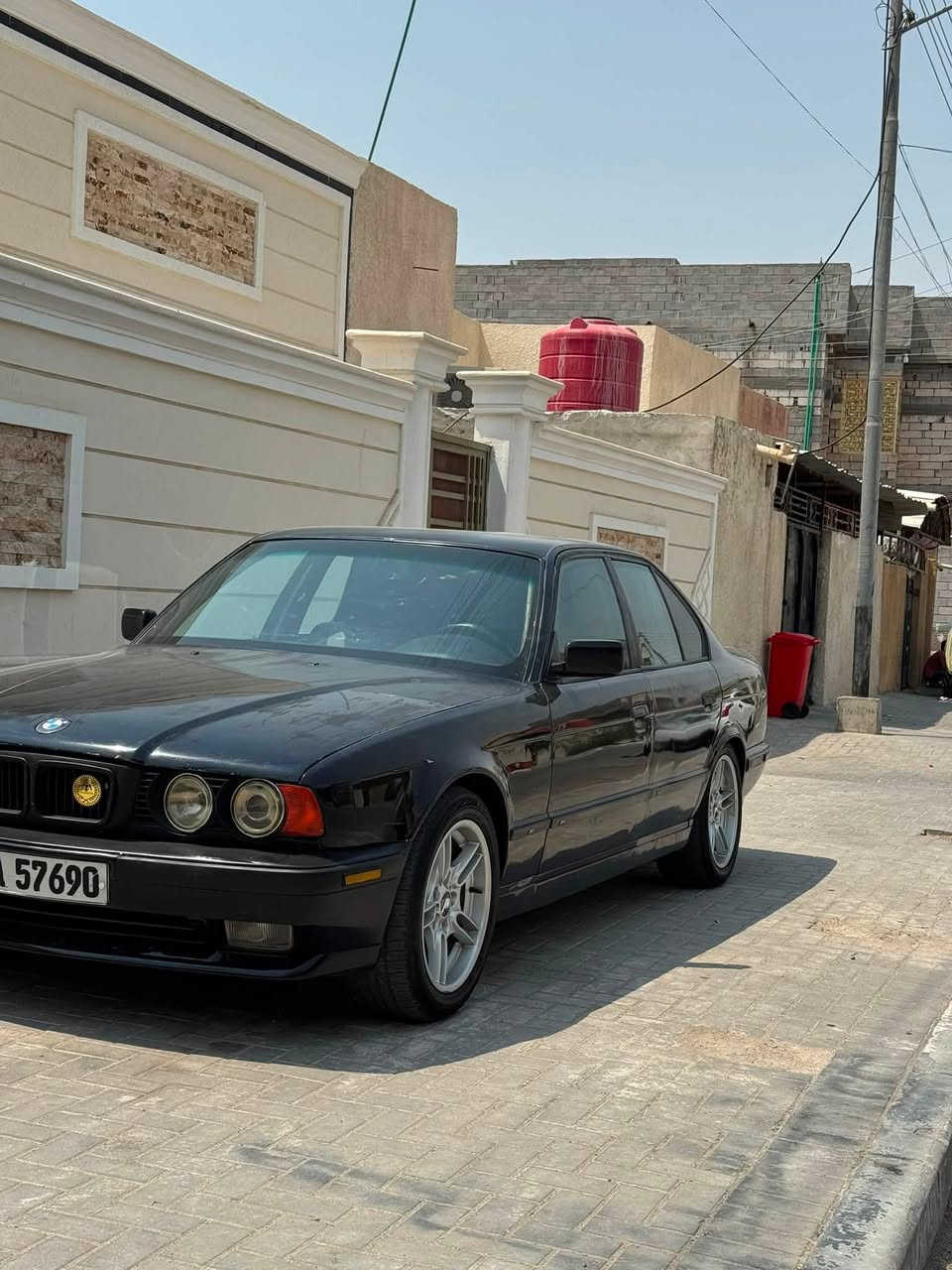 للبيع BMW 525 موديل 1991 — مكينة 20 🔥

BMW E34 موديل 1991، حجم 525، مكينة  حاويه فول نضافه 20، سيارة مرتبة ونظيفة جداً، واللي يعرف بالـE34 يعرف قيمتها 👌🏻

🔹 البودي: نظيف ومرتب
🔹 الغرفة: حلوة ونظيفة ومرتبة
🔹 المكينة: مسكرة عدل، ناعمة وحلوة جداً
🔹 ما بيها صرفية بنزين
🔹 ما بيها تنقيص مي ولا تبخير
🔹 معدل رون ناصي
🔹 التبريد: شغال وممتاز ❄️
🔹 التايرات: نظيفة
🔹 الحداديه : 70‎%‎
🔹 الكهربائيات: كلها بالادي وشغالة
🔹 ADS: شغال ✅
⬅️نظام سايد لايت شغال
🔹 Sport:شغالة ✅
🔹 المكينة والرون: هادئ وناعم
🔹 السيارة بشكل عام ما ناقصها إشي، 
🌟عليها ادامه جديده من بلكات من نوزلات من دهن مكينه قبل اسبوع من شركه امزويل + ماي اخضر زيتي اصلي 
وعليها فانات يعني وي لتبريد حماوه جوه لنص 
جاهزة للركوب والاستخدام.
فقط ماطور السلايد عطلان وللعلم موجود عندي يعني بس شد رادله 
سنويه منتهيه واكفلك تحويل 
سعر 60 وبيها مجال

*********** للأتصال

السيارة E34 نظيفة ومرتبة ومناسبة للي يريد سيارة قديمة محافظة عليها
