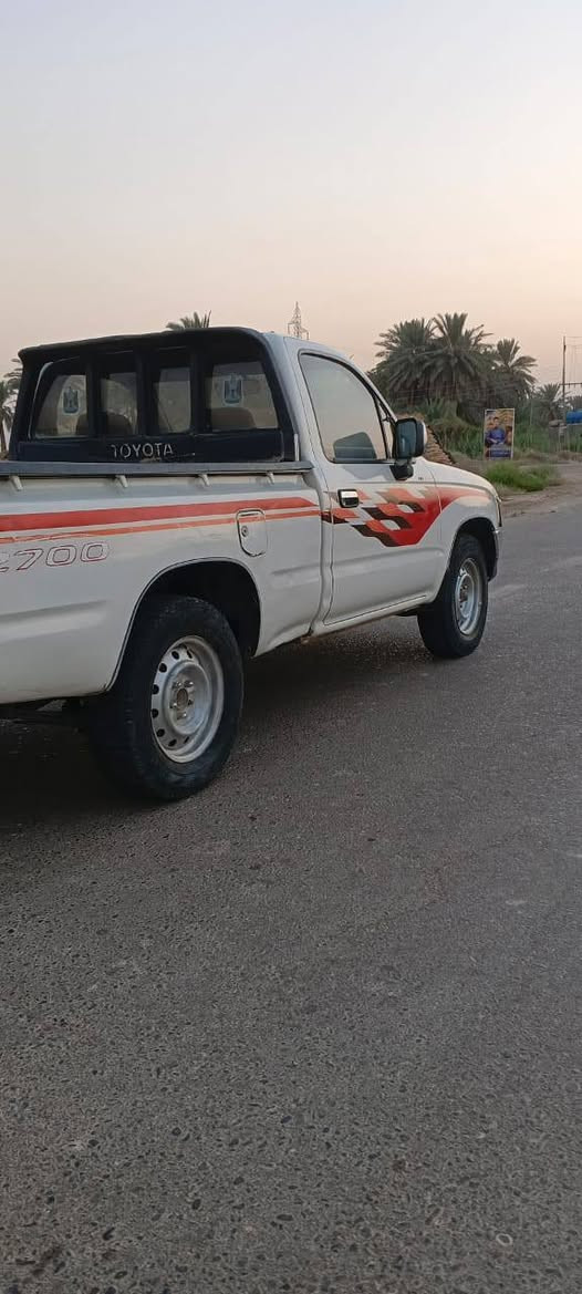 سلام عليكم بيكم للبيع موديل 98 سياره مقفوله كفاله عامه سياره جديده جاهزه من كل شيء***********
