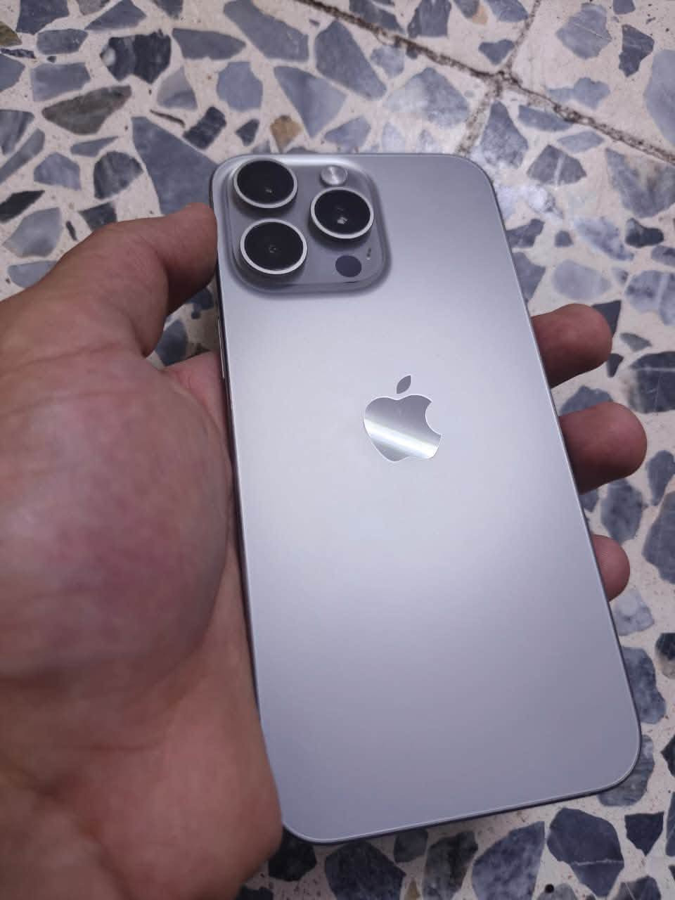 ايفون 15 برو ماكس • تيتانيوم • ٢٥٦