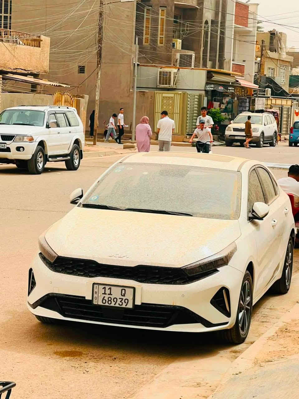 سلام عليكم كي 3. للبيع مكفوله من ضربه ولبارد  سياره ماشيه 11 ألف بعدها جديده رقمها بغداد مو شمالي سياره مال جناي رايدها 143 وبيها مجال وكلشي موجود بسوك  مكاني بغداد ***********
