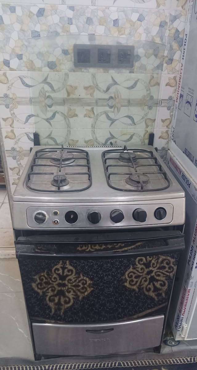 السلام عليكم غراض مستعمله للبيع كلمن وسعره الاستفسار ***********
