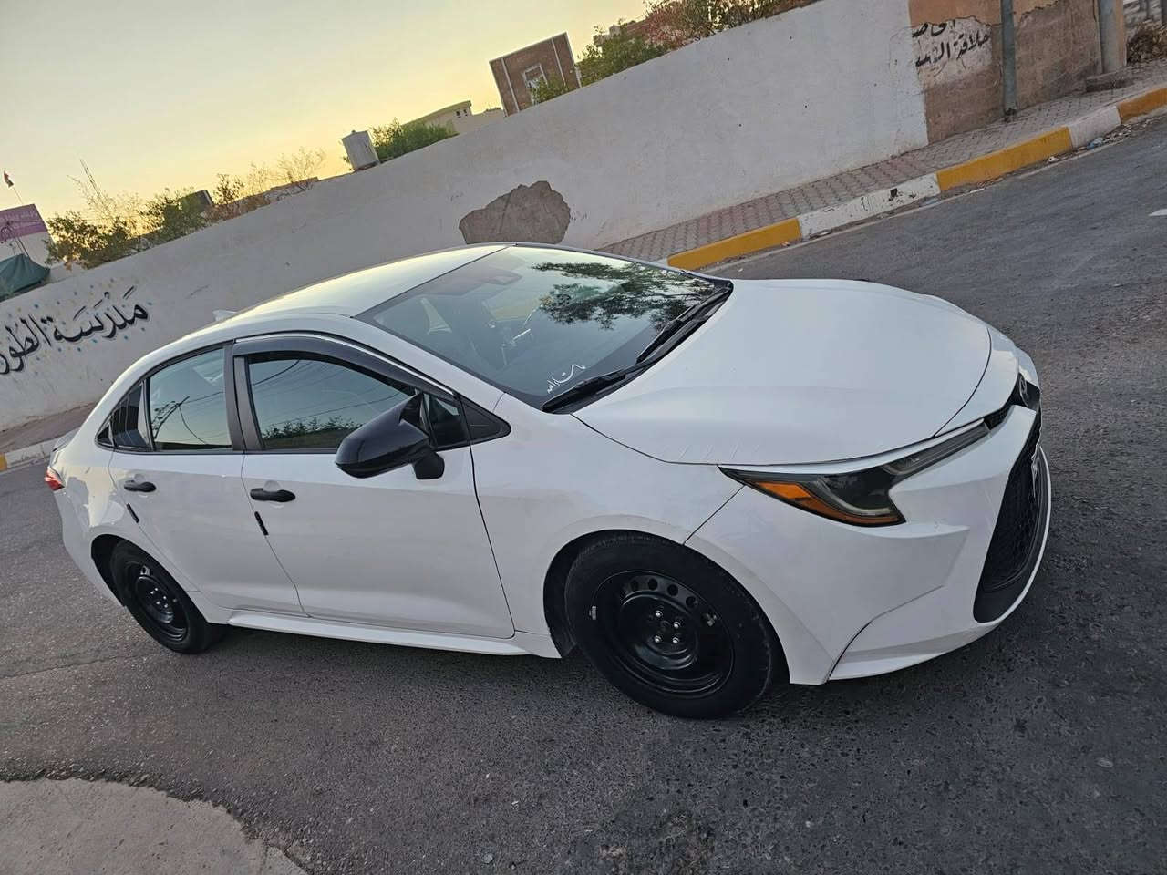 سلام عليكم كورله موديل 2020 ماشيه 92ميل مكينه 18 ضرر موضح بسونار بيه ملاحظات كلش قليله  شرط كير ومكينه وتبريد مواصفات LE هندبريك كهربائي   رايدهه 140 وبيهه مجال بسيط *********** مكاني طوز
