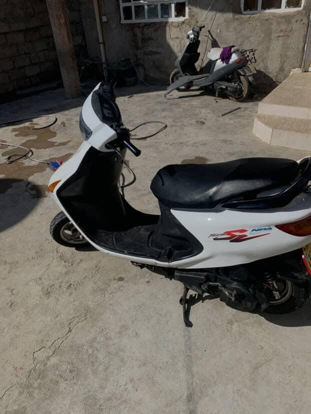 اسب  السلام عليكم اخوان فراشه بيضاء اخوان المكينه شرط هندر واحد للبيع سعر 450شاري اتصال وتساب ***********
