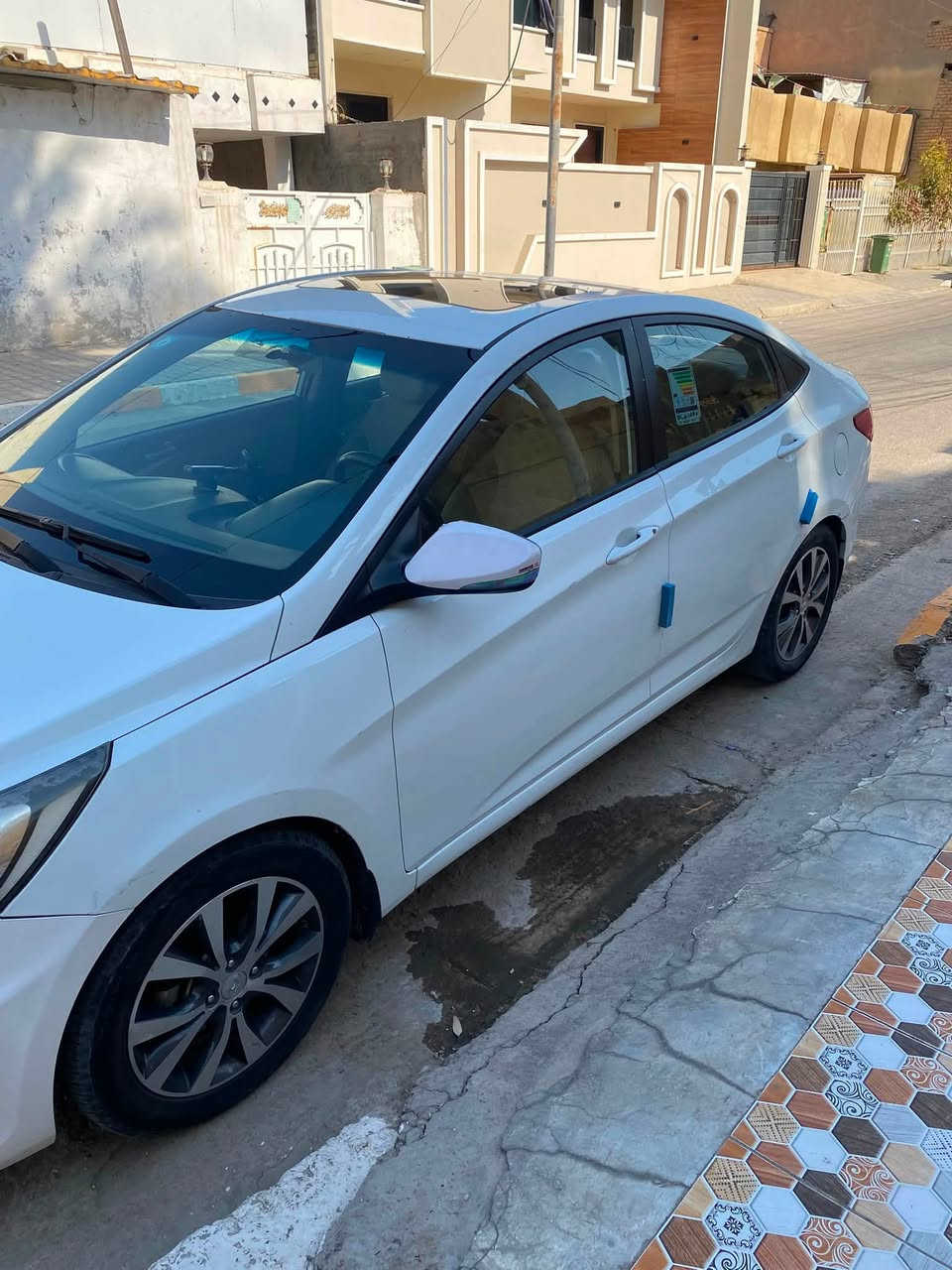 اكسنت ٢٠١٥ خليجي
بيه جاملغ خلفي فقط كيرمحرك مكفول 

السعر١٠٣ بي مجال العنوان المحموديه ***********
