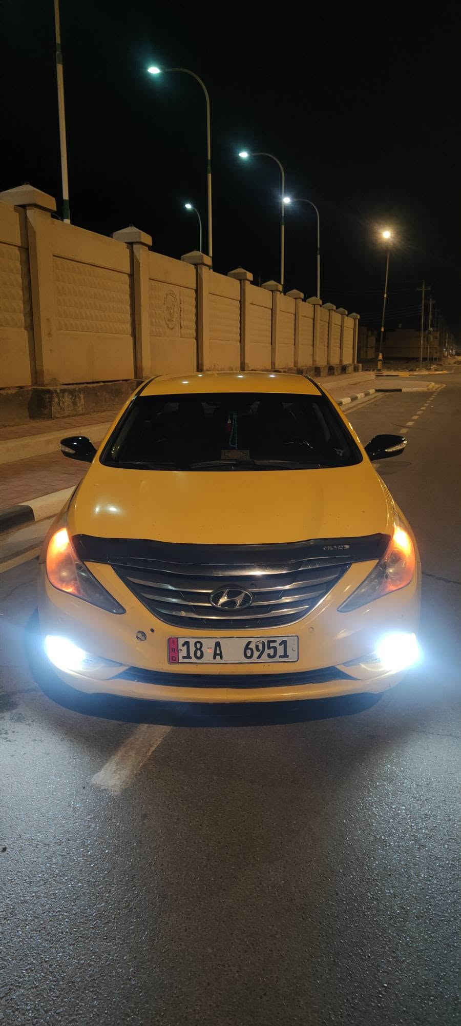 سوناتا 12 وارد امريكي
كير كايم 
محرك 2400 لا تنقيص ولاتبخير
بيها قطعتين جاملغ وبنيد بدون ايرباك
سنويه والهزة ما نافذة
خط بغداد كربلاء 
السعر 74
مكاني كربلاء
*********** كربلاء, العراق

نص مكتوب في الصور:
- HYUNDAI SONATA 2012 للبيع سوناتا بحالة جيدة 74 ورقة الكير عاطل تبريد جديد حادثها من أمريكا جاملغ وبنيد بدون حادث ايرباك موديل 2012 بأسمي العنوان: كربلاء للتواصل: *********** فرصة مميزة .. لا تفوتها راحة وأمان لون مميز وفخم اقتصادي بالوقود السعر مناسب