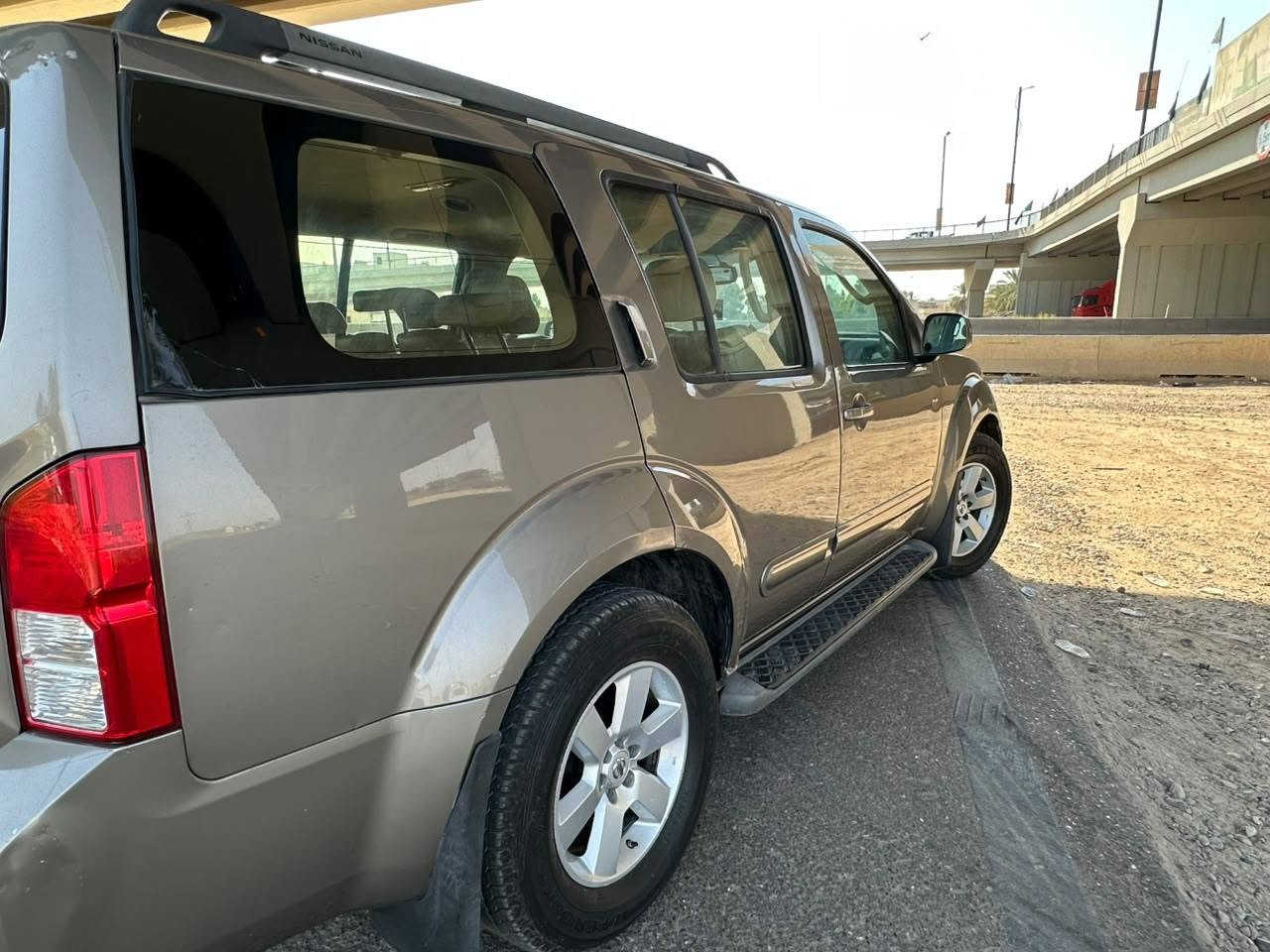 السلام عليكم
نيسان بافندر 2008

مكفوله فول مواصفاة 

كير مكينه بشرط لك 

دشبول ارماده تبريد 3قطع 

كامره  كشنات جلد كهرباء 

صندوك شفط 

تخم تاير جديد هسه شاده 

فتحه سقف 

سياره عليها سيرفس وادامه كامله متصرف عليه كلشي 

السعر100 بيه مجال
المكان بغداد الحسينيه مال الراشديه اتصل وبيك خير ودلل موجود وتساب وع الفيس ***********

