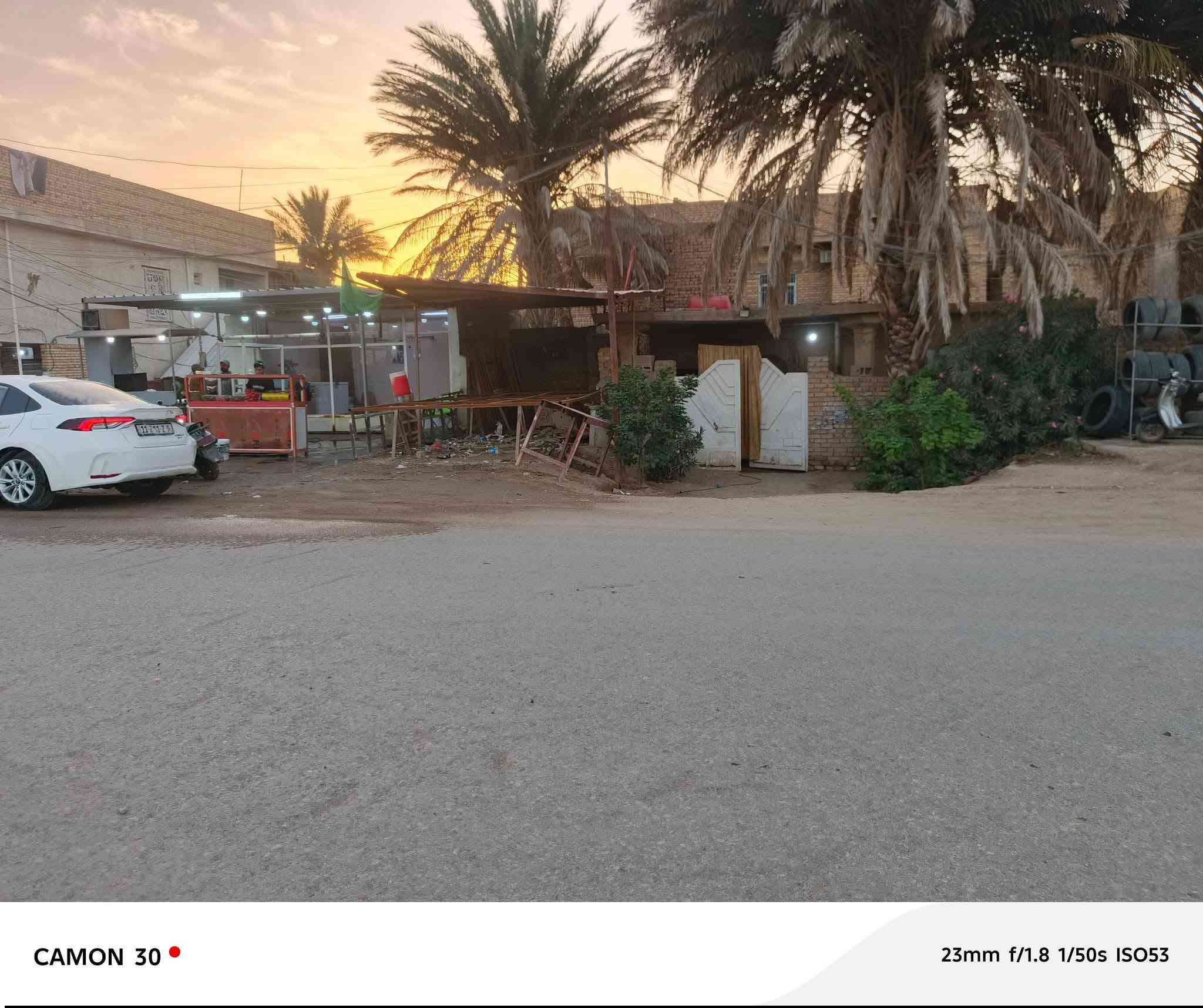 #دار للبيع 🏤 موقع تجاري 🏤 العنوان/ كوت أنوار الصدر/

1_ المساحه الكليه (320) م

2 _مساحه البناء (200) م

3_ بناء قدم سنة (2003)

4_ نزال (16)م / واجهه (20) م 

للستفسار والاتصال / ***********

واتساب /***********
