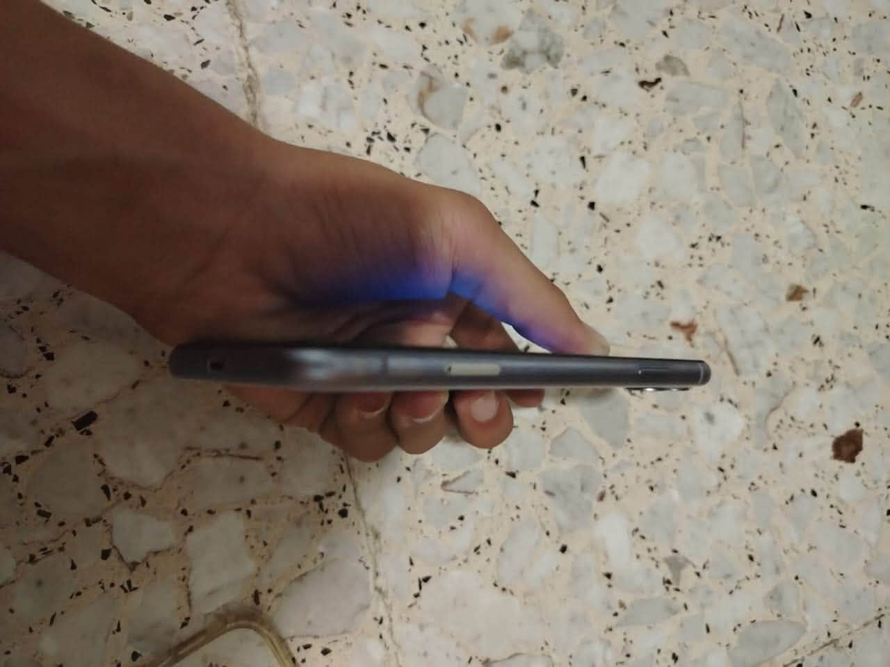 11عادي نضيف فقط تخطي رقمي ***********وتساب فقط السعر 150بي مجال
