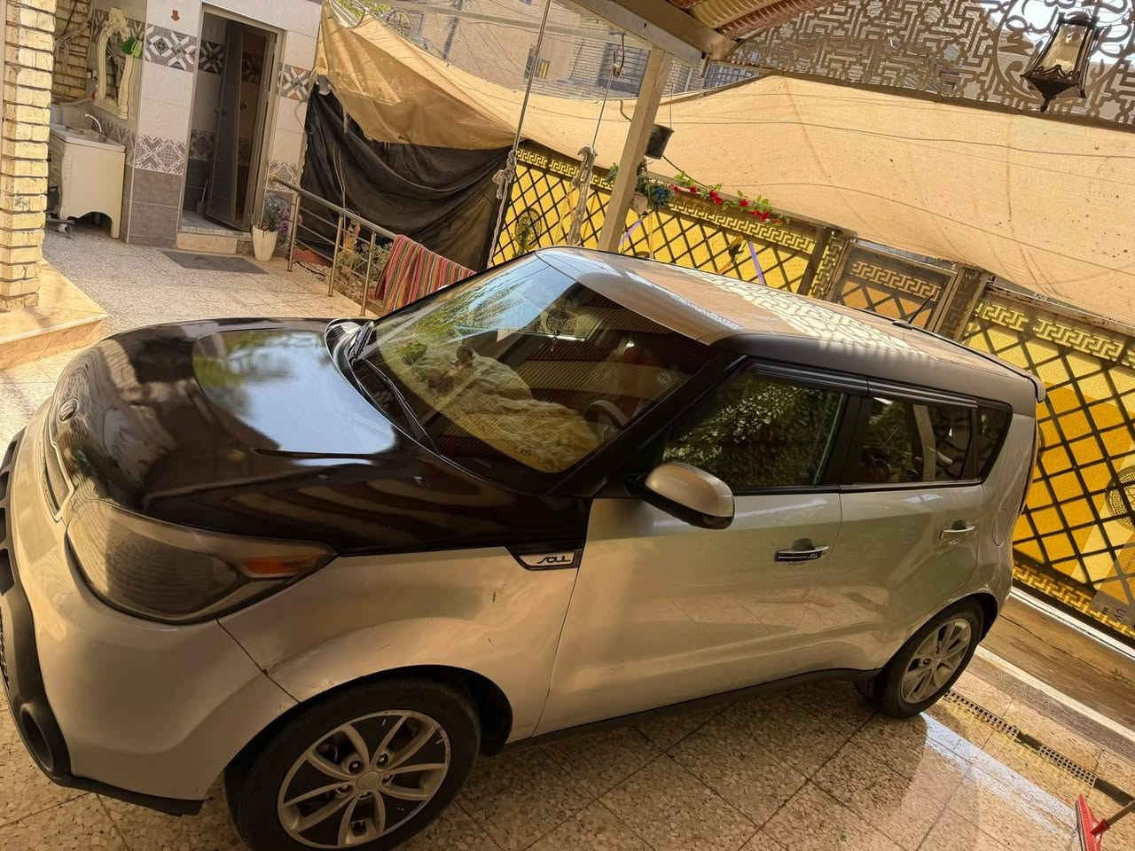السلام عليكم من رخصت الادمن عندي صول ٢٠١٦ وارد امريكي حادث جاملخ وبنيد بدون دواخل رقم سليمانيه بسمي تحويل مباشر مكينه 1600 السعر٩٥ وبيه مجال رقم ***********
