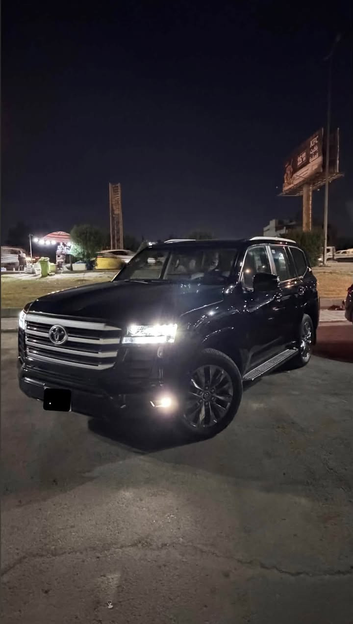 السلام عليكم 
لاندكروزر2022 GX.R بريم
ماشيه 65الف كيلومتر 
كلين مغلفة ppf عدا داير الجاملغ الخلفي الايسر بارد 
السونار بالصور 
رقم بغداد بأسمي تحويل ثاني يوم
مكان السياره بغداد حي القادسية
***********
