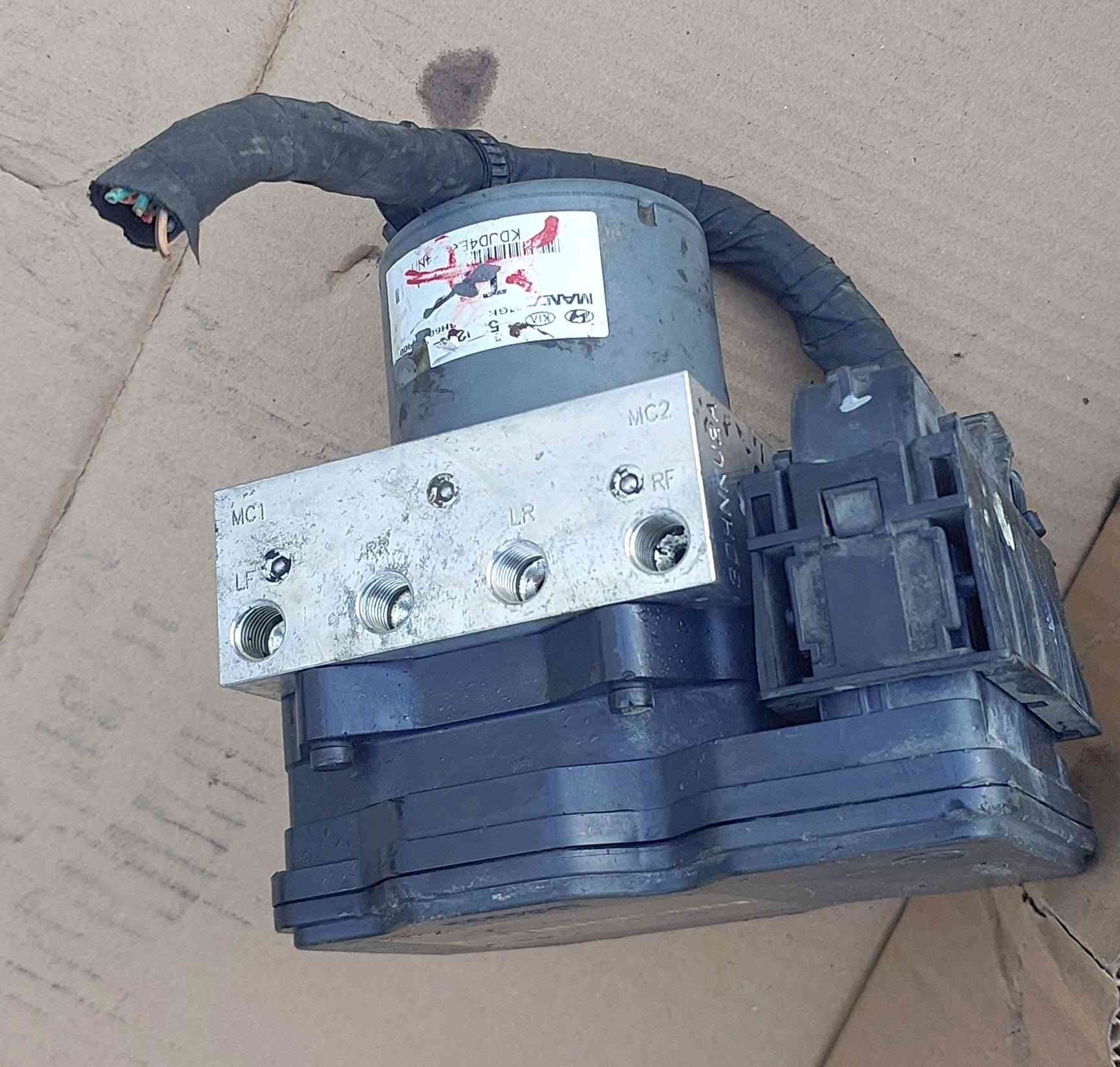 ABS Control Module / Hydraulic Unit يصير على الازيرا و السوناتا و الاوبتما
السعر ٨٠ الف  مال حاوية اصلي هو والفيشة مالته كامل 

السعر ٨٠ الف فلنجة و فج كامل سوناتا او اوبتما يرهم *********** وبيها مجال
