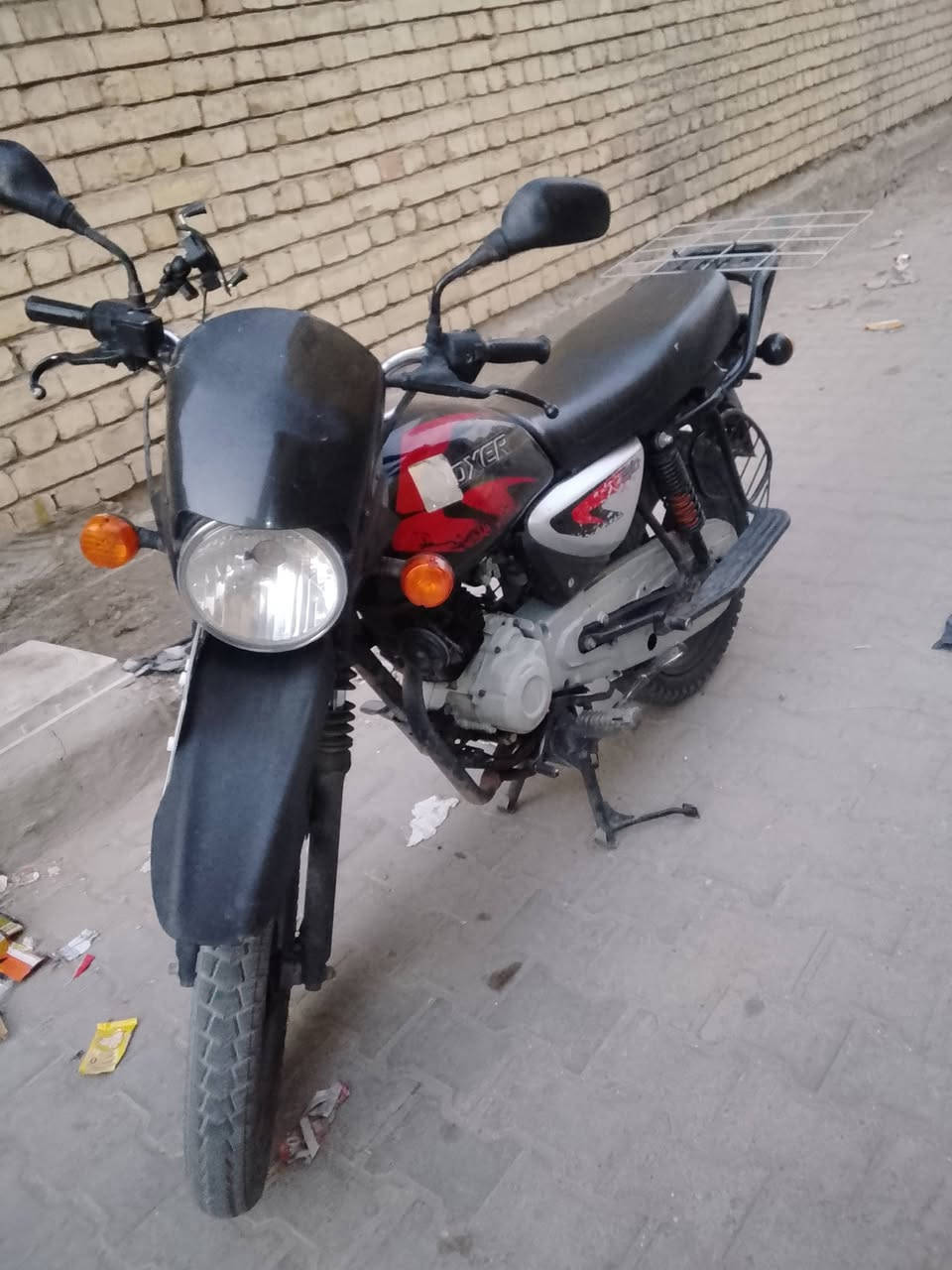 *🏍️ للبيع دراجة بوكسر - Bajaj Boxer*

دراجة بوكسر رقم بغداد نكليزي
السعر مليونين و 300 الف وبيها مجال بسيط

✅ دراجة نظيفة ومكفولة
✅ رقم بغداد وسنوية كاملة
✅ جاهزة لا نقص ولا عطل - اخذ وامشي

مكان الدراجة: بغداد
للاستفسار: ***********

الشراي يتصل واتساب
