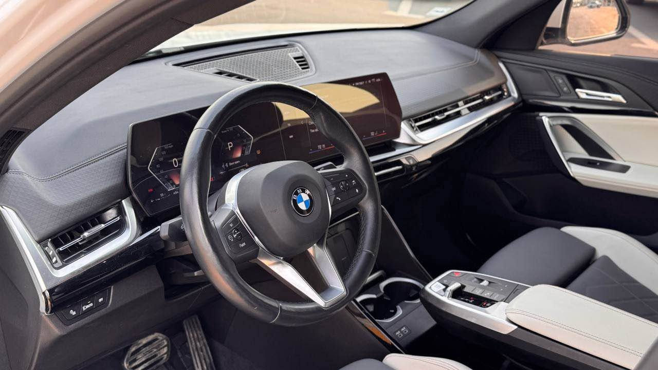 BMW X2 2024
Xdrive

شكل جديد 
فول مواصفات 
ماشية ١٧ ميل
بدون ضرر ايرباك
داخل ابيض
بانوراما 
دبل اكسل
.....الخ

بس بيها تعديل بارد شوي فقط
*********** واتساب 
***********

٣٦٥ ورقه أربيل, العراق
