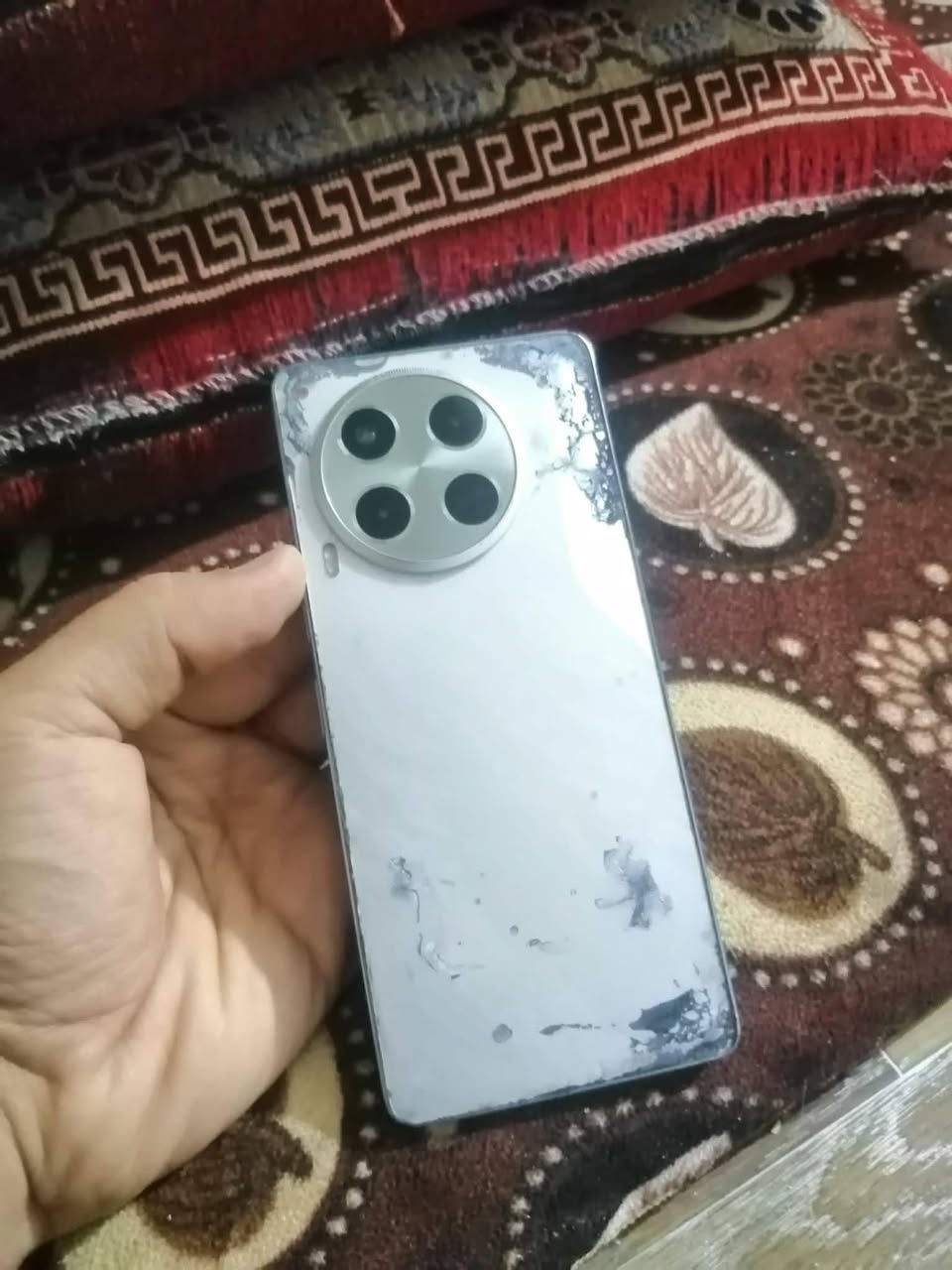 سلام عليكم تكنو ٣٠ فايف جي ذاكره 512 بصمه بل شاشه عشوائية ١٢ سعره قفل ١٥٠ ألف يرهم مراوس ***********
