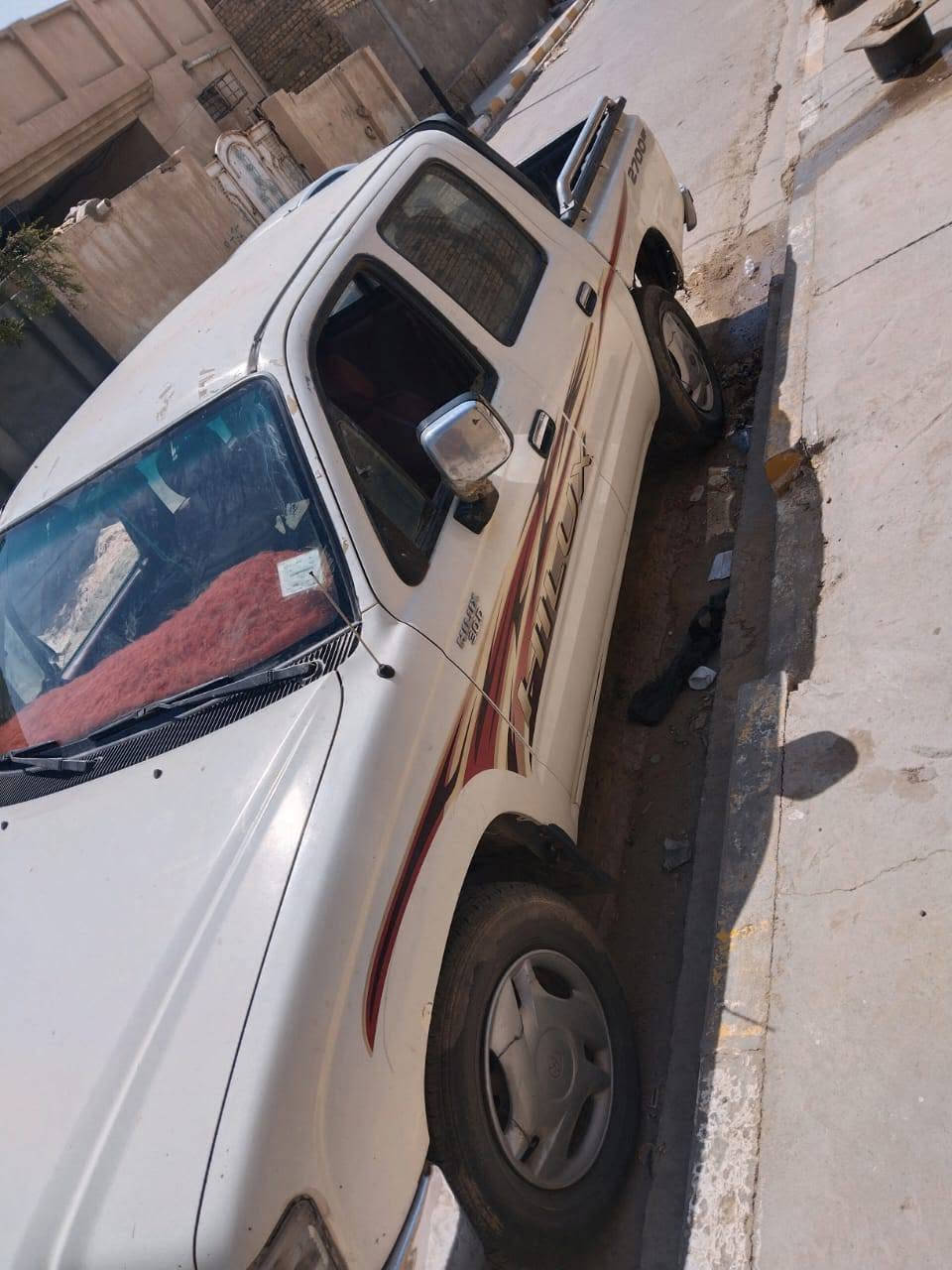 بيكم جمره 2005 للبيع محرك مامفتوح بيه برغي  تبديل بابين صفحه السايق والوراه رقم انگليزي ب اسمي للستفسار ***********
