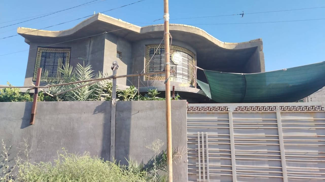 يالله سلام عليكم اليوم عدنا عرض كلش مرتب طريق كربلاء طوريج قرب المعهد 🎈الفني قطعه مساحه 700متر معه بيت 🏠تحت البناء 300متر طابقين🏨 بناء طابوق صب بي 6غرف يبعد عن شارع كربلاء طوريج 300متر تبليط عتبليط منطقه سكنيه خدمات كامله السعر كلش حلو الستفسار تصال عرقم او مراسلت الصفحه *********** @إشارة الجميع
