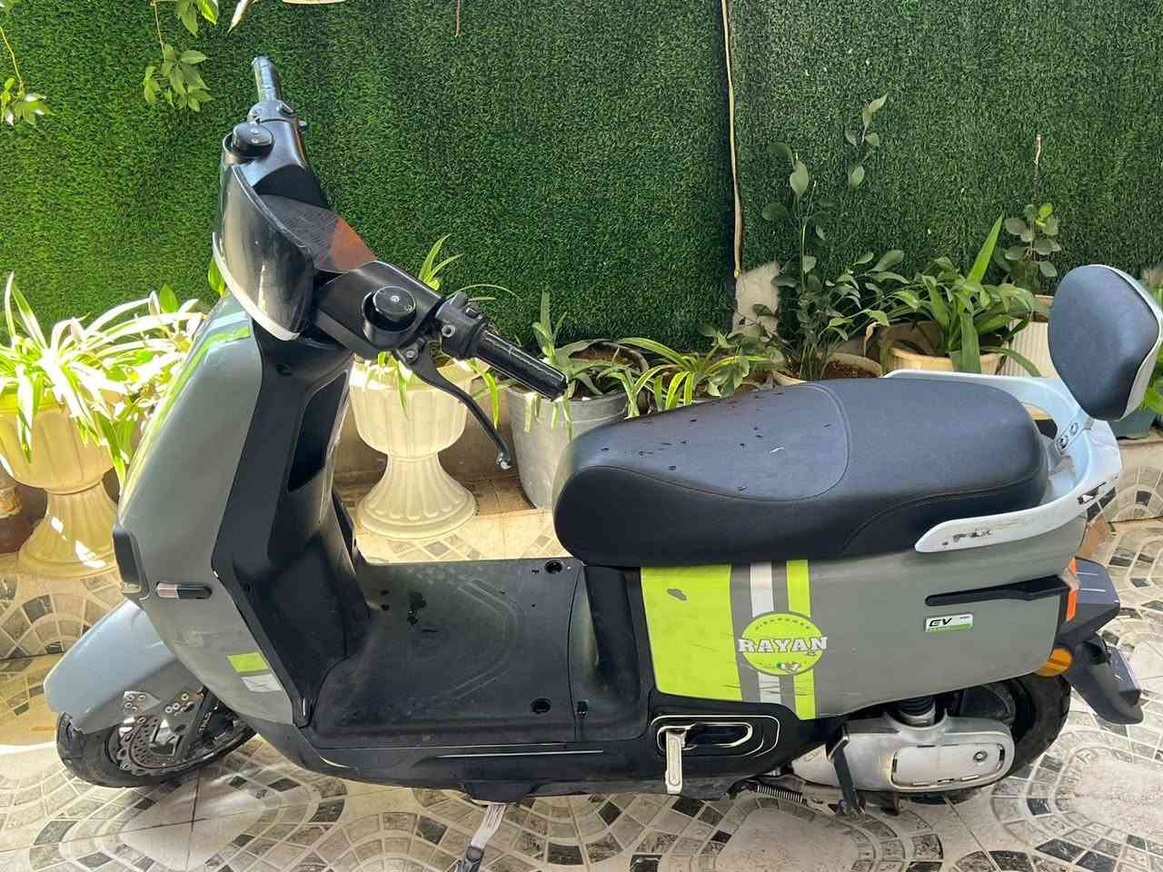 دراجه الريان والعيب واضح بل صوره سعر 650وبي مجال للطيبين ورقم ***********
