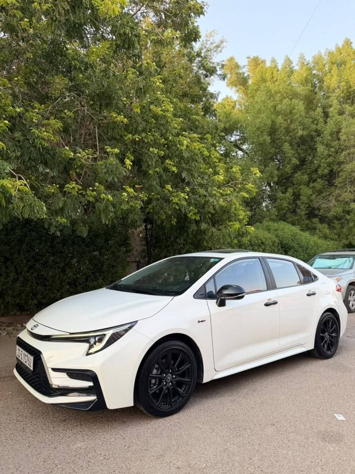 2025 corolla hybrid
٢٠٢٥ كورولا هايبرد 
رقم بغداد 
شكل ال S الامريكي بلاك ادشن 
السيارة كلها سوادات 
ماشية 20 الف 
كفالة من الصبغ والشخط والرصعات 
فقط pdr بحافة الجاملغ الخلفي وممبين 
فول مواصفات 
فتحة سقف سلايد 
داخل جلد احمر 
كرسي كهرباء 
شاشة ابل كار بلي واندرويد اوتو 
كامرة خلفية 
اوتو هولد
سايد بريك الكتروني 
تبريد قطعيتن 
ويل كب اسود بلادي 

السعر 164$ ورقة وبيها مجال بسيط 
مكان السيارة بغداد البنوك او حي سومر شارع المدارس 
***********
