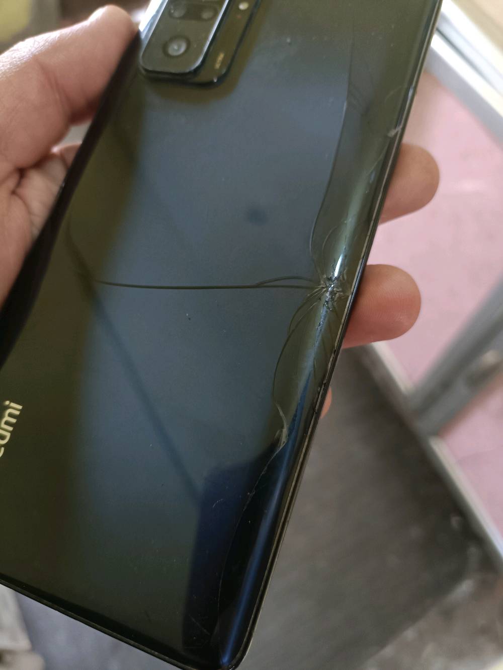 ريلمي نوت10برو  بي ضربه بظهر بس شغال مادخل تصليح  سعر 150 وبي مجال قليل  توصيل ماعندي  بغداد المعامل الحسينية