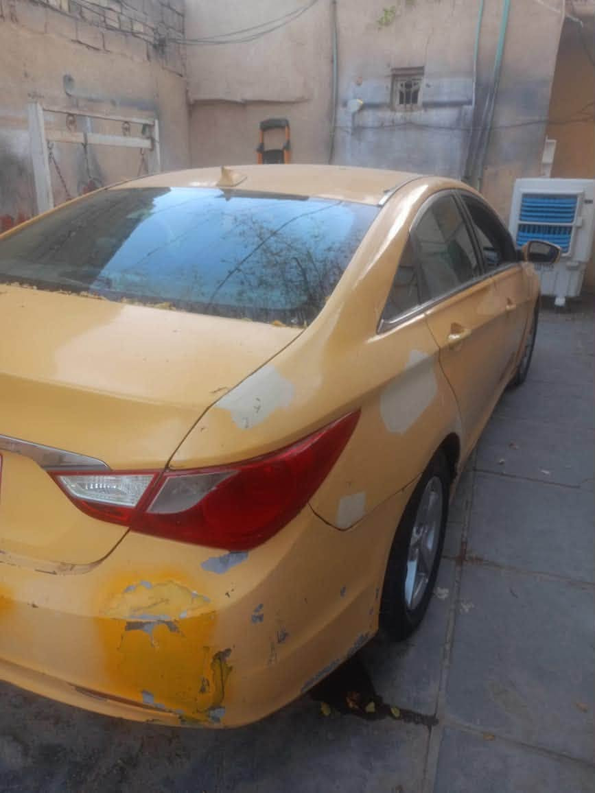 مكلف بالنشر سوناتا موديل 2012 رقمها بغداد صدامي احمر وارد امريكي سنويه منتهيه شهر 8 سنه 2021 السعر 70 ورقه وبيه مجال نقال  صاحب السياره متوفر واتساب ***********
