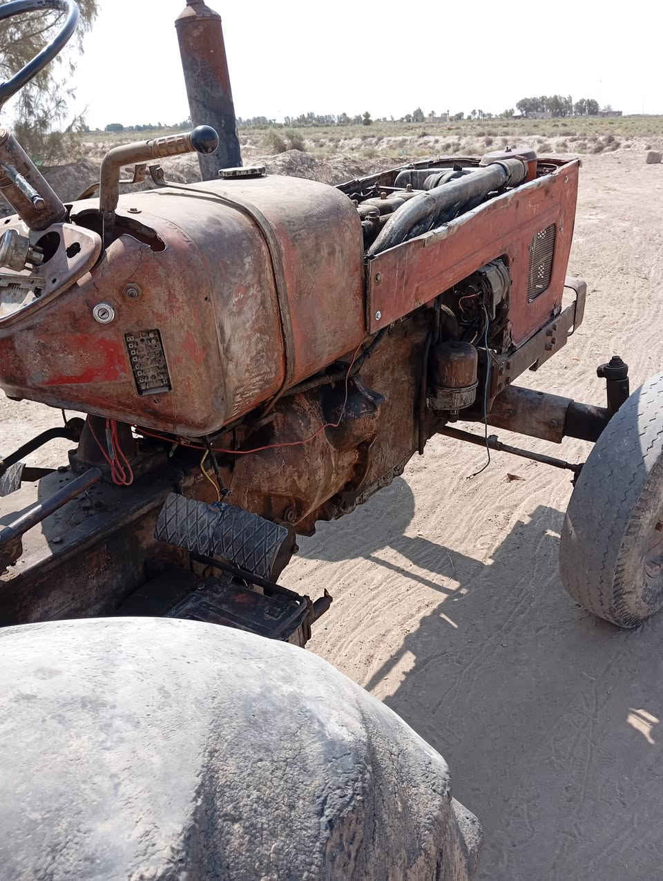 للبيع عنتر متروكه شرط محرك وكير وكسل وبام ونوزل ولباقي شوف العين سعر 1900 ***********
