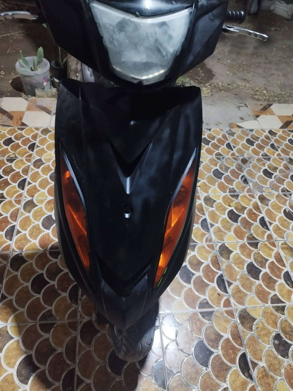 دراجه للبيع جي تي ار ياباني محرك ما مفتوح لايت ناصي وعالي اشارات سرعتها ١١٠بس بيها تاخير اول تشغيله اشممها بانزين أو سبريه  يرادلها ترتيبات بسيطه تشتغل طبيعي سعرها ٦٠٠ وبيها مجال والله مو سعرها بس ما بيه حيل اصلح واذا اكو مراوس هم اراوس بدراجه بتلفون للتواصل ع هذا الرقم ***********
