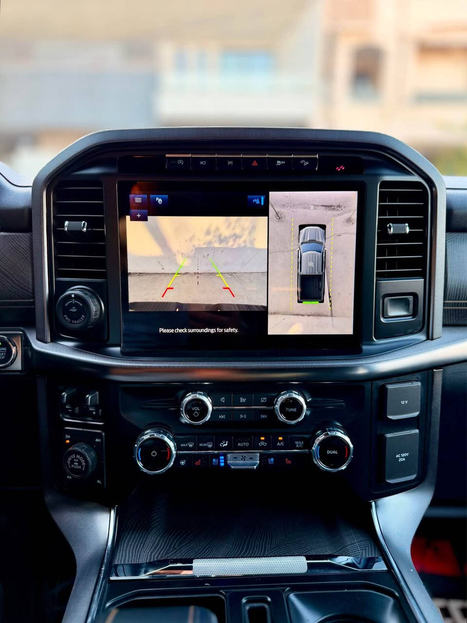 للاستفسار ***********
اليريد تكمله الصور يجي عل واتس 
السلام عليكم ( للبيع او مراوس  )
ford f150 platinum 
فورد F150  موديل 2023 بلاتنيوم 1/1 اعلى فئة فووووول 
رقم اربيل باسم شركة تحويل ثاني يوم او وكاله حاضر اني
الضرر ✅✅
بدي قصير المرغوب ✅✅
((((تخريب بجم مكفول ))) 
ماشية 28 الف ميل
ملاحضة السيارة بلاتنيوم اعلى مواصفات ال f150
المواصفات 1/1
بانوراما فتحة سقف 
5 كامرات 360 درجة
رادار امامي + جوانب + خلفي
بصمة ابواب + تشغيل + صندوق
كشنات جلد + كهرباء + ميموري خزن
كشنات تدفئة + تبريد ستيرن تدفئة
لايتات زينون دواره ويه فرة الستيرن
كير قلاب 10 نمر 
شاشة دجتال
حساسات امامي خلفي
ويل بلاتنيوم حجم 20 بلادي
فور ويل + مخارج كهرباء داخل وخارج
محرك 6/3.5T توين توربو 
نضام تحديد المسار
السيارة جديدة جدا واحلى من الصور واي نقص مابيها من كل النواحي وماشيه قليل مشي امريكا
ارضيات الشركة غراض الشركة موجودات كاملة 
مكاني بغداد شارع فلسطين
اي استفسار هذا رقمي
*********** بغداد, العراق
