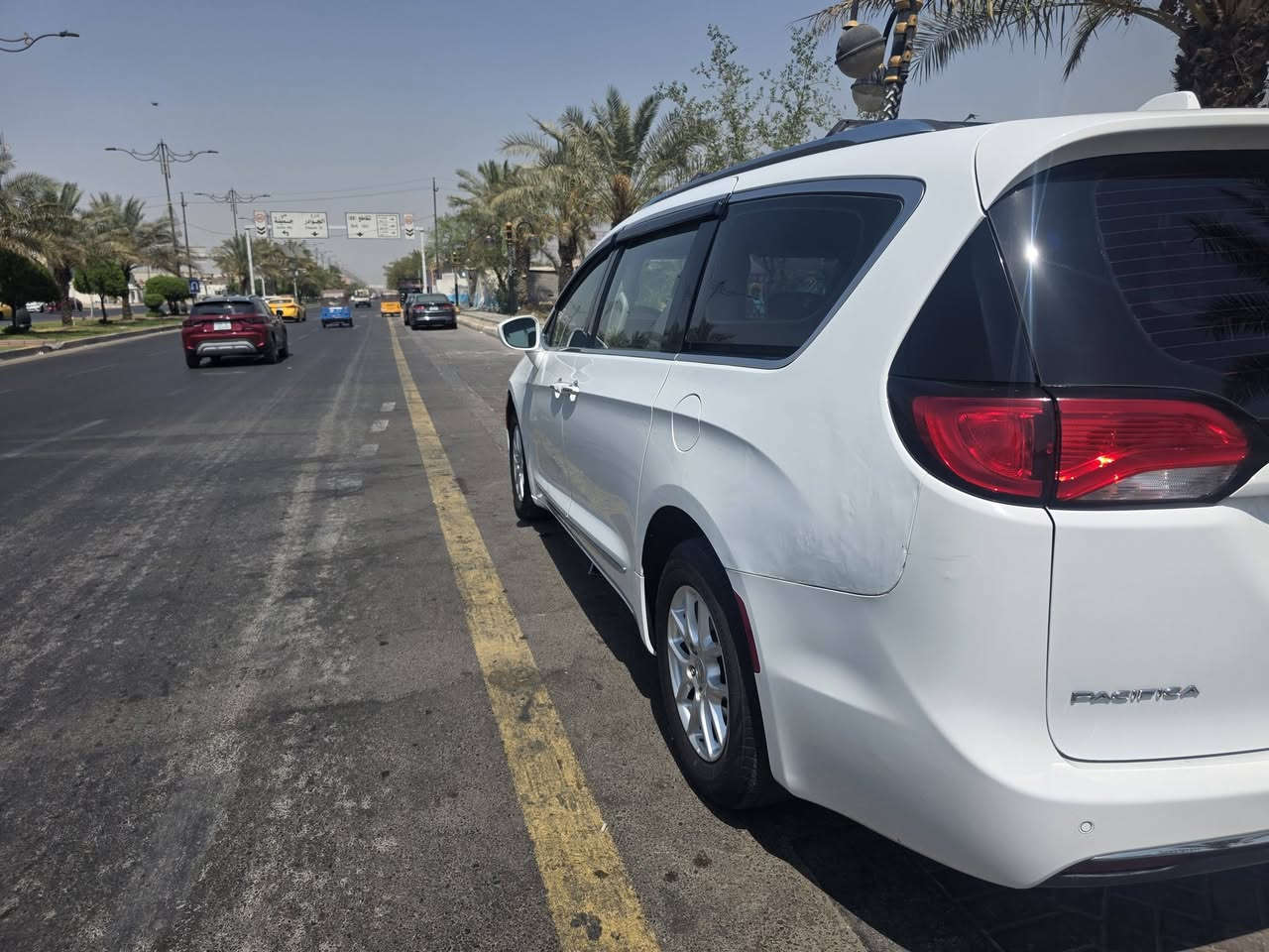 ✨🇺🇸 كرايسلر تورنك L  2020 🇺🇸✨
سيارة تجمع بين الفخامة، الراحة، والأمان...

━━━━━━━━━━━━━━━━━━━━الحادث جاملغ السايق 
صور الحادث مع مقطع فيديو والتفاصيل داخل المنشور 

🔑 نظام التشغيل ✔️ تشغيل بصمة (Push Start).

✔️ بصمة أبواب (Keyless Entry).

✔️ تشغيل عن بُعد (Remote Start).

━━━━━━━━━━━━━━━━━━━━

⚙️ المحرك والأداء ✔️ محرك 6 سلندر سعة 3.6L.

✔️ ناقل حركة أوتوماتيك مع تبديل ماوس.

✔️ عزم قوي وقيادة ناعمة وثابتة.

━━━━━━━━━━━━━━━━━━━━

⛽ منظومة الوقود ✔️ تعمل على البنزين

✔️ صرفية ممتازة مقارنة بقوة المحرك.

✔️ مناسبة للمشاوير اليومية والسفر.

━━━━━━━━━━━━━━━━━━━━

🛡️ أنظمة الأمان ✔️ رادار أمامي مع فرملة تلقائية.

✔️ تحذير مغادرة المسار (Lane Assist).

✔️ مثبت سرعة.

✔️ مانع انزلاق وثبات إلكتروني.

✔️ حساسات أمامية وخلفية.

✔️ كاميرا خلفية.

━━━━━━━━━━━━━━━━━━━━

🛋️ الراحة والفخامة ✔️ مقاعد جلد VIP منفصلة لـ7 ركاب.

✔️ تدفئة للمقاعد والدركسون.

✔️ ذاكرة لمقعد السائق.

✔️ تكييف ثلاثي المناطق.

✔️ أبواب جانبية كهربائية.

✔️ باب خلفي كهربائي.

━━━━━━━━━━━━━━━━━━━━

📱 التقنيات ✔️ شاشة معلومات وترفيه 

✔️ تحكم كامل من الدركسون.

✔️ منافذ USB وشحن.

━━━━━━━━━━━━━━━━━━━━

💎 التصميم الخارجي ✔️ إنارة LED حديثة.

✔️ تصميم أنيق يخطف الأنظار.

━━━━━━━━━━━━━━━━━━━━

🌟 ليش تختارها؟ ✅ سيارة عائلية واسعة ومريحة.

✅ مواصفات متكاملة وفخامة واضحة.

✅ جاهزة للاستخدام بدون أي مصاريف.

✅ فرصة ممتازة بسعر منافس.

━━━━━━━━━━━━━━━━━***********
العنوان بغداد الرصافه جميله 

💰 السعر 185ورقه وبيهه مجال قليل
