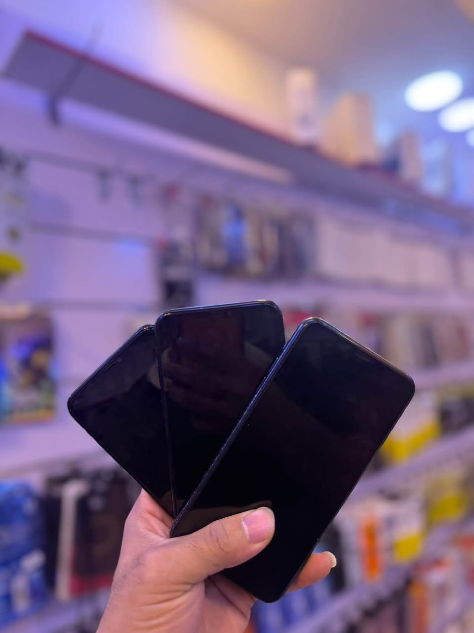 �📱 توفر اليوم 3 قطع فقط! 📱🔥
وصلت آيفون 11برو ماكس – ذاكرة 256GB 🚨
🔧 الأجهزة مبدلة شاشة وبطارية
📱 شاشة نوع وسط، لا تشمر ولا تعلّق
🔋 البطارية أصلية
✅ الأجهزة شغالة على وضع الوكالة
✅ جاهزة للاستخدام
💰 سعر القطعة: 240  فقط 🔥
📍 العنوان: بغداد – مدينة الصدر – قطاع 18 – قرب سيارات كربلاء
📞 للتواصل: ***********
