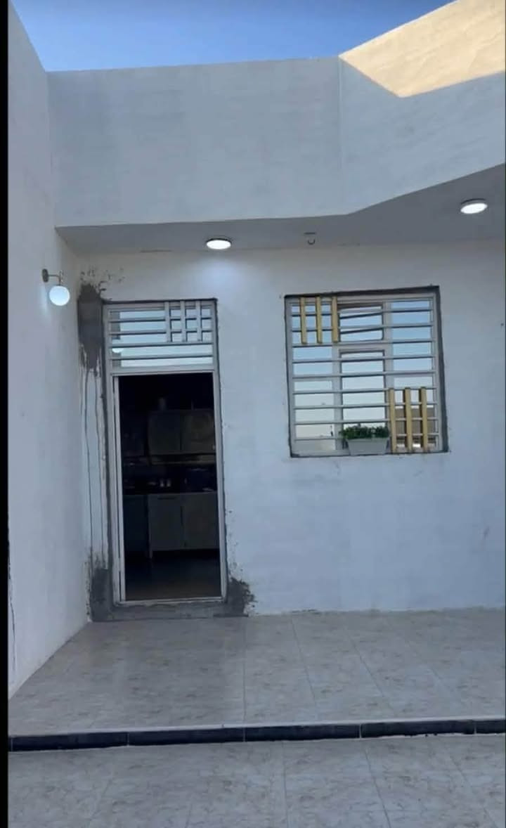 ٥٠٠م • غرفتين نوم • قريب جامعة النبراس