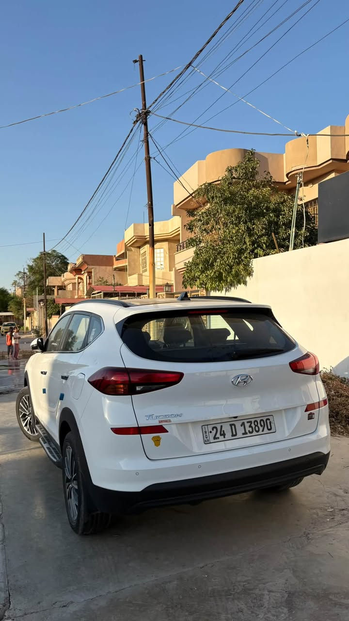 السلام عليكم 

توكسن ٢٠١٩ فول مواصفات
خليجي فول الفول 
سقف بانوراما 
كشنات جلد
كشنات كهرب
فول مواصفات معروفه مواصفات التوكسن
ماشي ٧٢ الف كيلو متر فقط
سياره جديده
بيها بارد بخشم البوند
صور السونار موجوده بالمنشور
مكاني موصل
***********
***********
