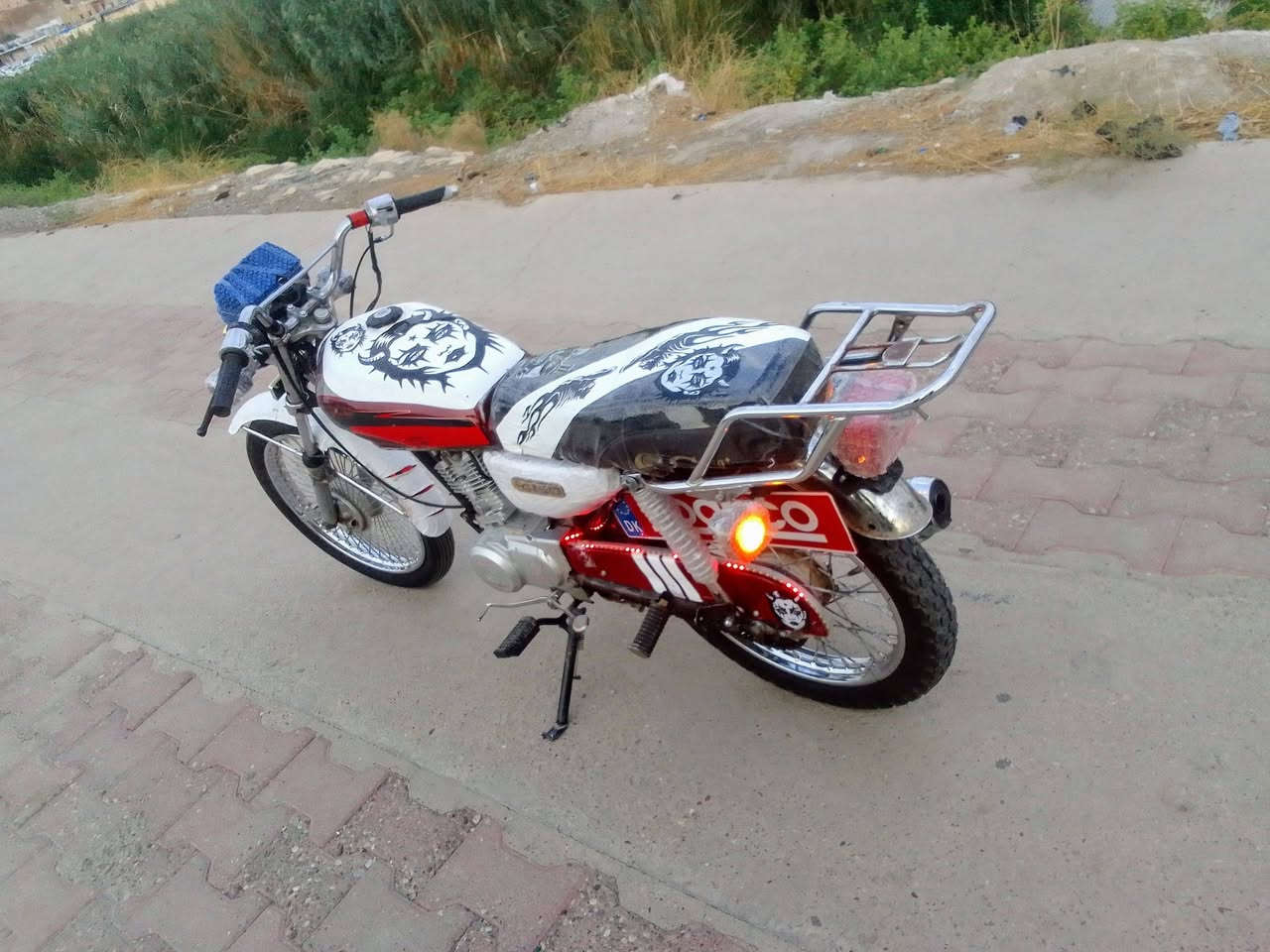 بدون تفاصيل