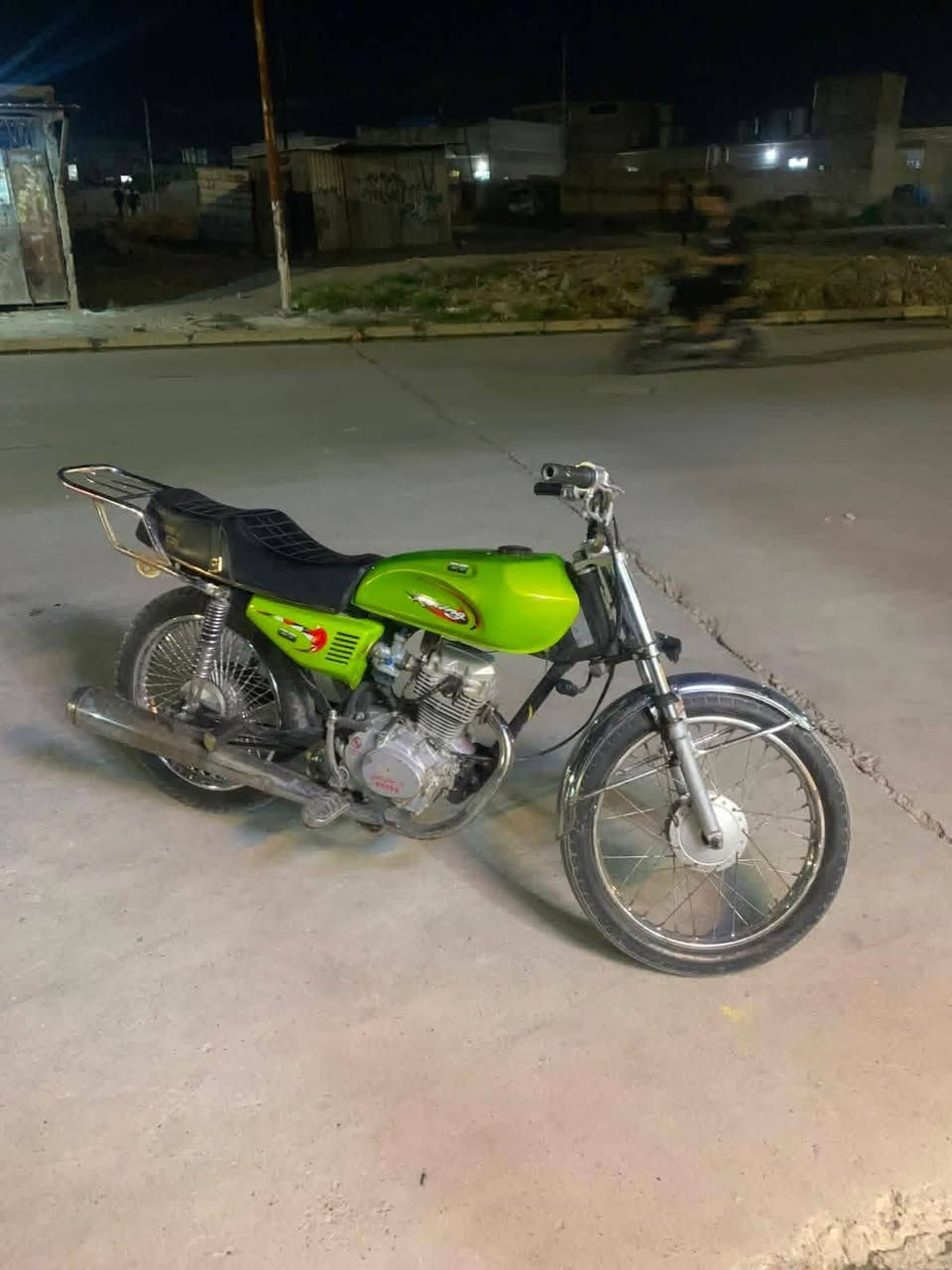 سلام عليكم بارت نضافه فول مكينه خرسه وتحريكه معدل نار شرط سعر280بيها مجال شي قليل ابو 200لاتعلق مكاني كراج شمال رجاء الموشري لايراسل ***********
