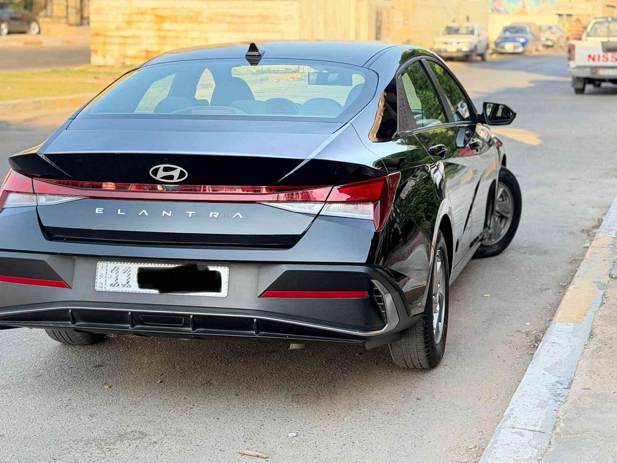 النترا مديل 2025
مواصفات نص فول 
السيارة جديدة 
مكينه 2000 دوش 
ماشيه 60
حادثه فقط بنيد 
رقم بغداد بأسمي
***********

