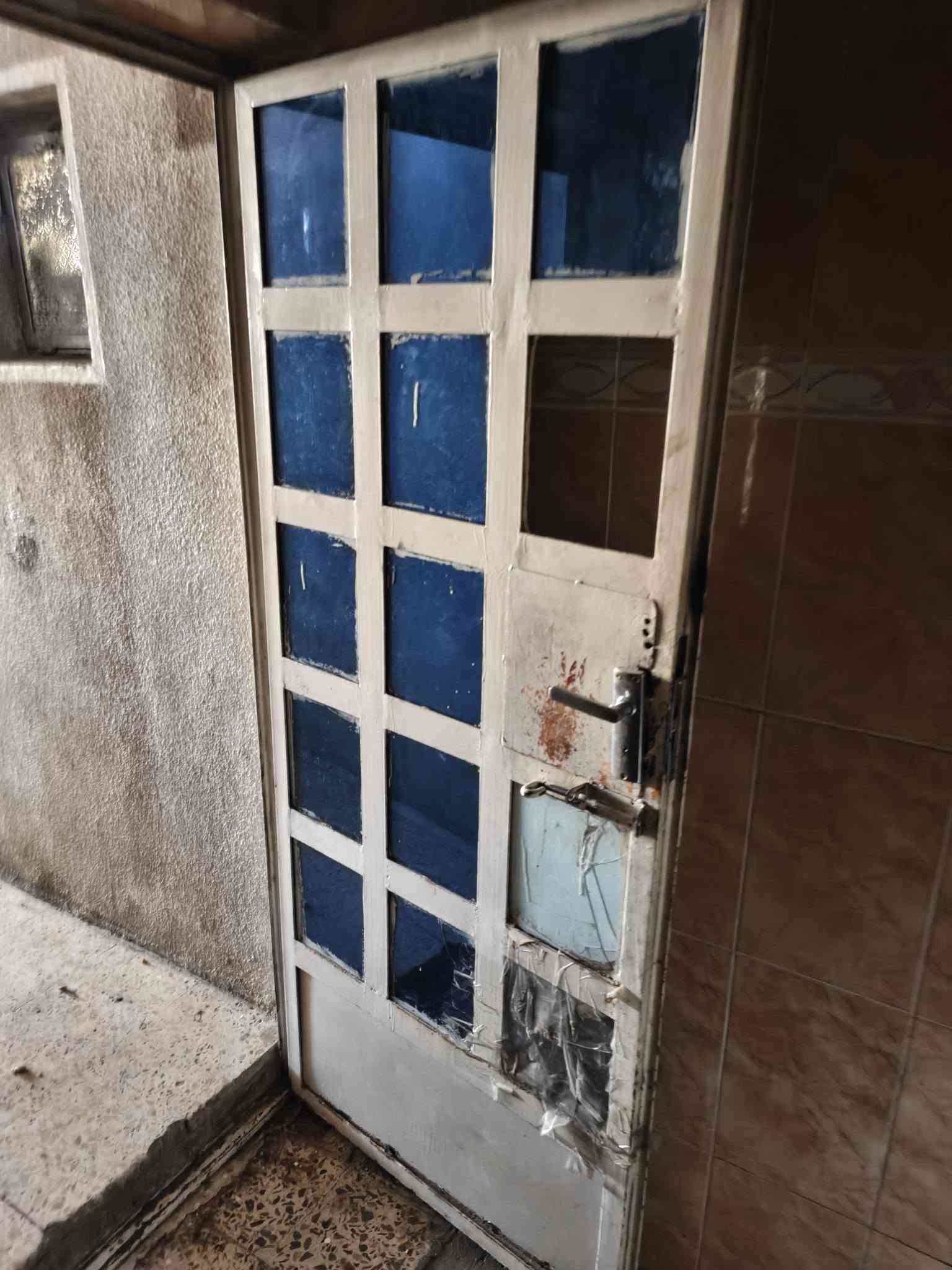 سلام عليكم عندي درج حديد مال سطح وبيبان كلش نظاف وسقيفه عنواني مشتل خابر وتدلل 077054
