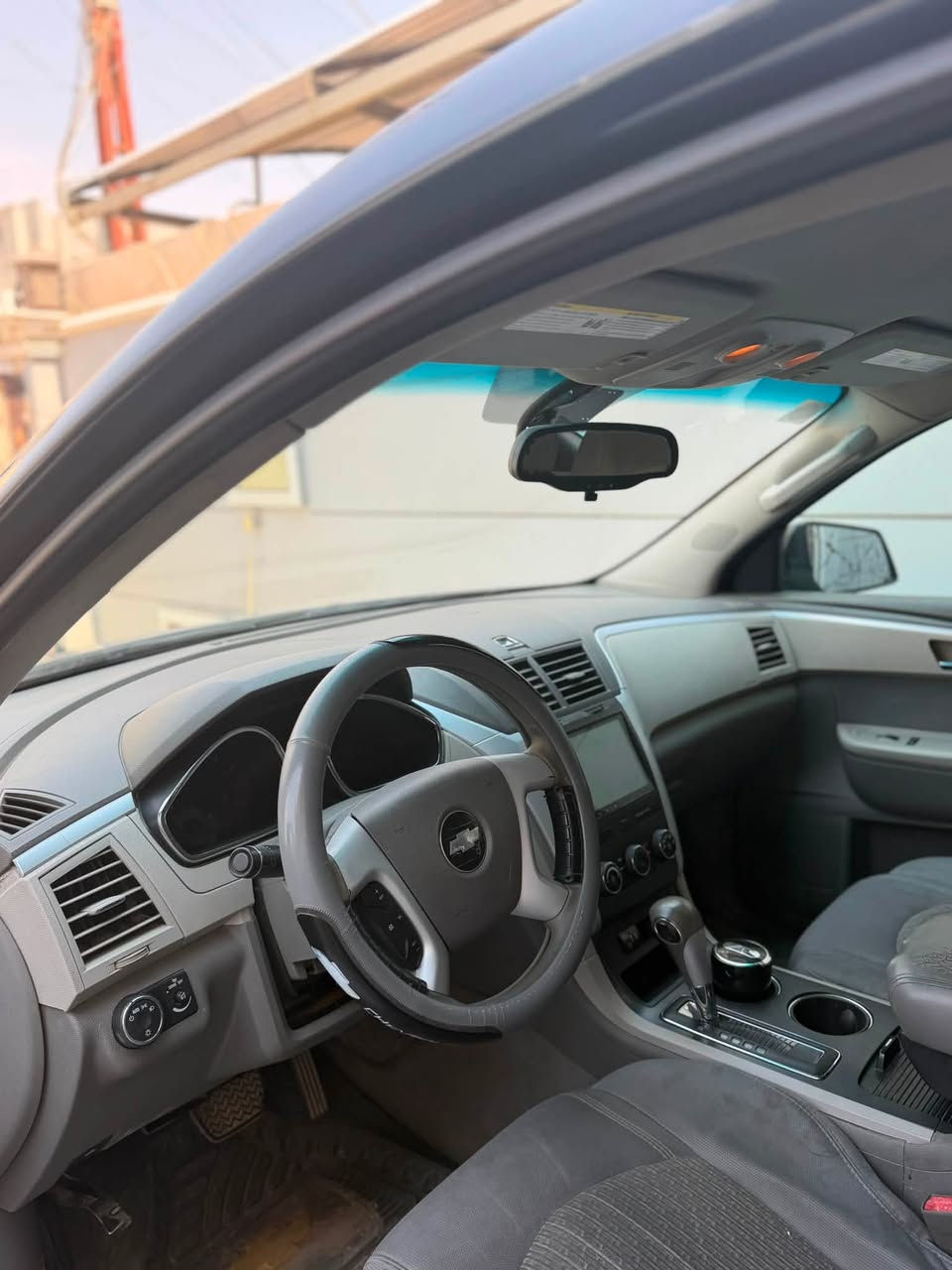 للبيع: شيفروليه ترافرس (Chevrolet Traverse)
نضيفة وسعره مناسب
• النوع: شيفروليه ترافرس 
• الموديل: 2011
• اللون: رمادي غامق.
• المحرك: 6 سلندر .
• الأرقام: بغداد تحويل ثاني يومي
• اخوان سيارة نظيفة 
• تحكم ستيرن كامل
شاشة أندرويد كبيرة، كاميرا خلفية.
• تبريد: ثلاث قطع - تحكم منفصل
         • سيارة ماشية ٢٠٠ الف
         • صبغ جاملغ خلفي طرف سايق فقط
         • والباقي كفالة محرك كير كهربائيات.
        • بيه طخه خفيفة بالجاملغ بالهلال 
        •والباب ايضاً طرف سايق موضحة بالصور
 مكان سيارة: تكريت
 السعر:92$ وبيه مجال
للتواصل: ***********
