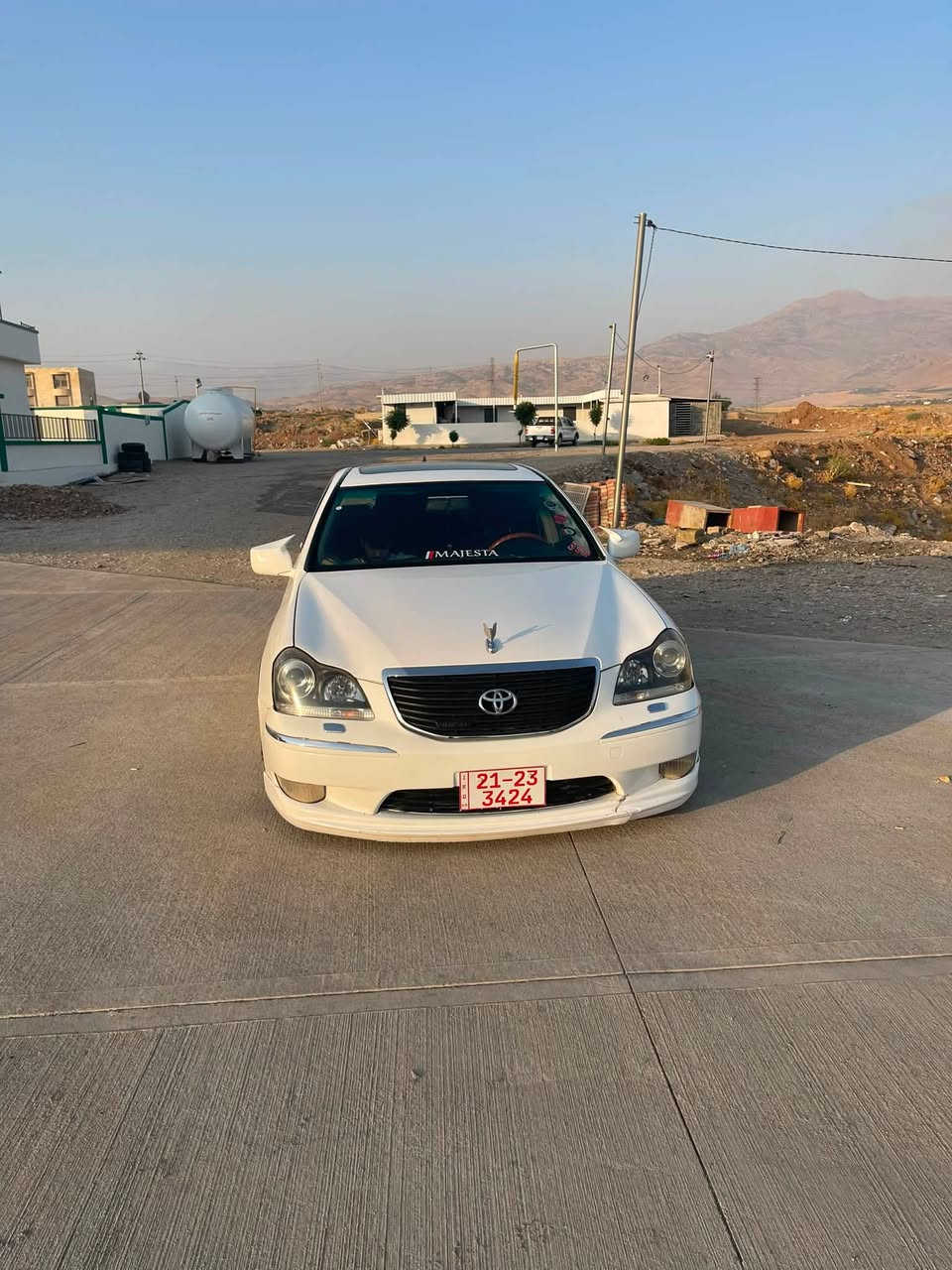 سەرەتا بەناوی خوای گەرە
ماجێستا ٢٠٠٥ موس ٥ دوگمەی فول 
کوشن جڵد و ٤ کوشن هیتەر 
سڵاید 
پەردە
تەبرید مەرکەزی
سەلاجە 
 سەیارەکە ٣ پارچەی ئەوروپای بۆیاخە 
بێدەعم و بێ لێدراوی
دەبڵەکانی بەدڵی خۆت بەرزو نزم کە
گێڕوو مەکینە مەزبووت
سەیارەکە  کۆدە کۆدەکەی بەناوی خۆمەوەیە
شتی پاتاڵ نیە لەگەڵ ڕێزم 
لا ڕوبەرو جوانتر نەبو حەق بەتۆ بێ 
سەیارەکە بەبێ فەحس نافرۆشم 
موشتەری لەسەر سەرو چاوت دادەنێم 
*********** واتسئەپی لەسەرە لەمەسنجەریش جواب دەدەمەوە
