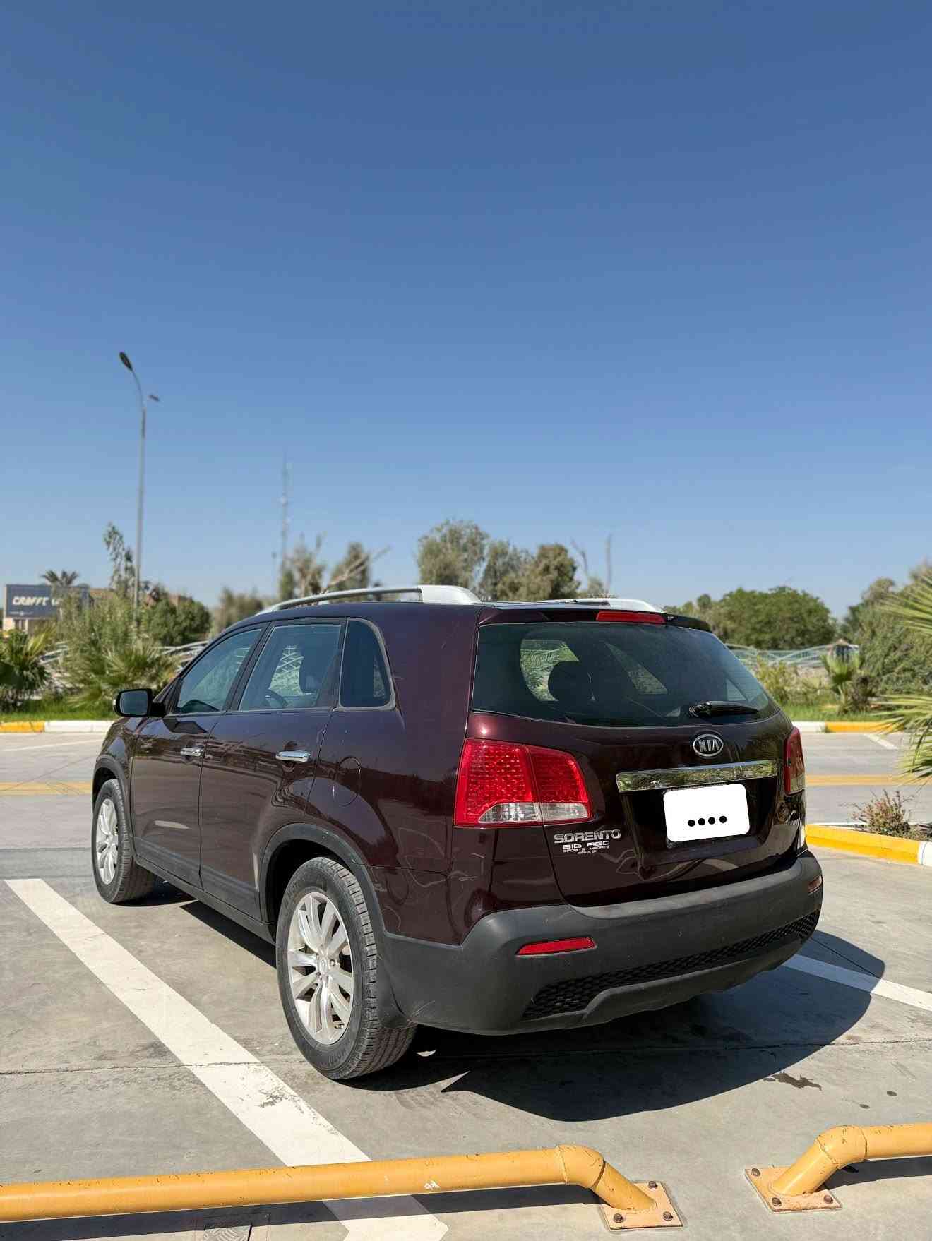 للبيع كيا سورنتو موديل 13 أمريكي 
حادث جاملغ خلفي فقط صبغ ثلاث قطع بجم كبس 

مواصفات عادية 
اربعة سلندر 2400GDi
 خمسة راكب 
قطعتين تبريد وباقي المواصفات معروفة 
كير مكينة مكفولات تبريد ثلج 🧊 تخم تاير جديد حدادية صدر جديد مابيها اي نقص رقم بغداد انكليزي بأسمي شرط التحويل السعر 133 أوبيها مجال للشراي مكاني ديالى بعقوبة للستفسار اتصال ع الرقم ***********
