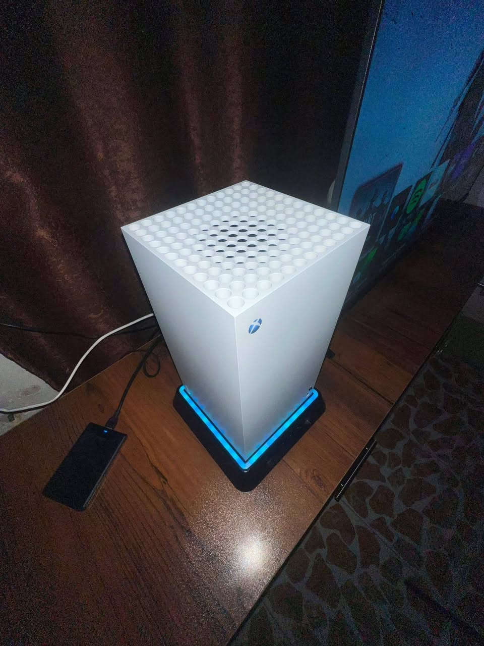 سلام عليكم 
اكس بوكس استعمال قليل 
انتاج 2025 نضيف مثل ما واضح بالصورة 
سبب البيع اخذت pc 
السعر 800 قفل 🔒🔒
مكاني بغداد الحسينية 
***********
موجود واتساب
توصيل موجود الكل العراق

