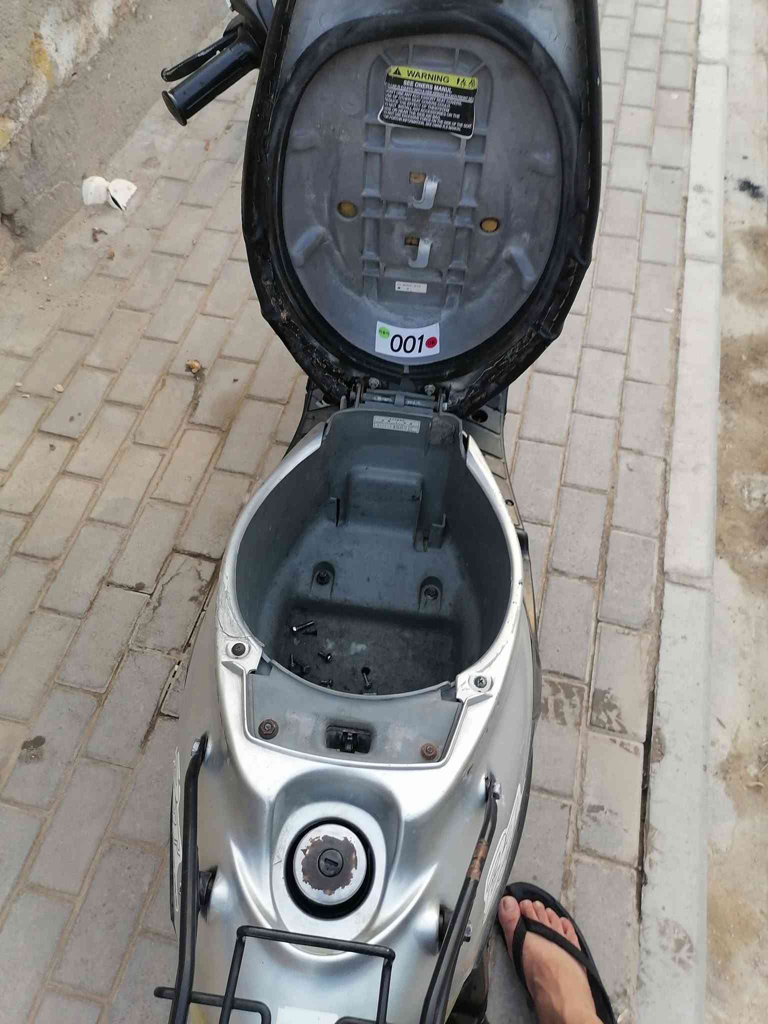 السلام عليكم 
دراجه نوع بيجي نضيفه مثل ماواضح بصوره كلشي يشتغل بيه  سعر 400 بيه مجال ***********
