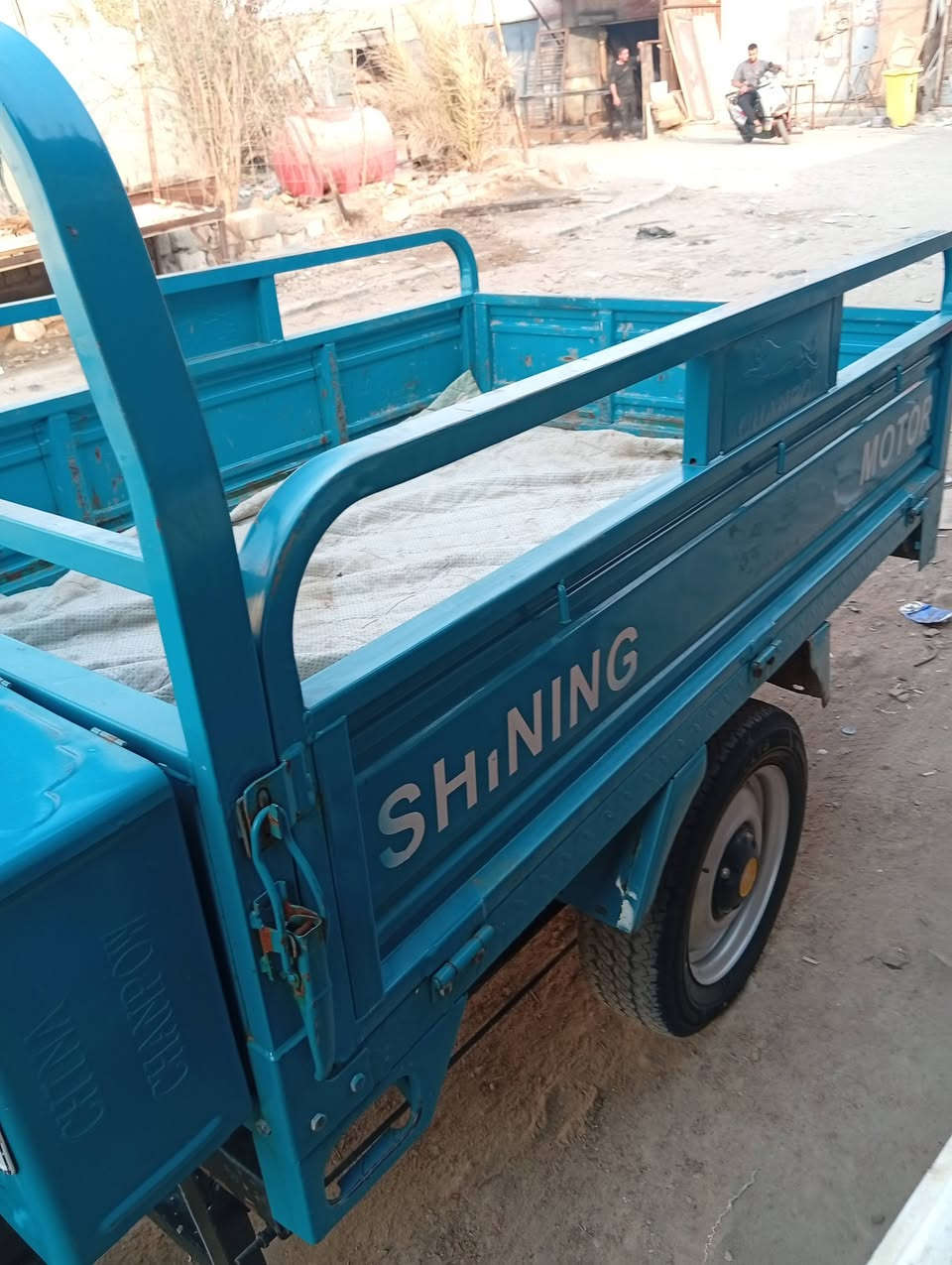 البيع23 طلعت 25 رقم نكليزي سعر 3300 ***********

