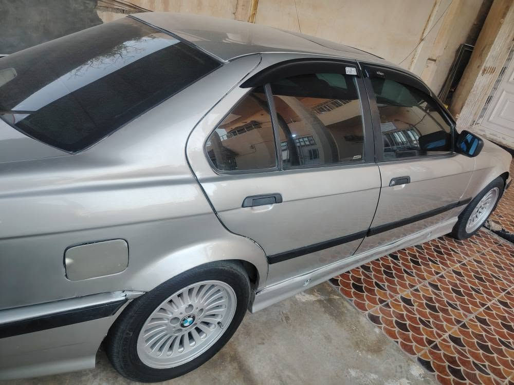 السلام عليكم للبيع BMW.  صقرE36 موديل 1993 اللون سلفر محرك 28 مسكر مال بومه كير عادي السياره جهازه ع اخر حبايه تدفئه تبريد لمس فتحه سقف كهربائيات كلها فول نشاط يشك الكاع السياره ماتصرف عليها ربع رقم كركوك انكليزي بأسمي
شراي اتصل *********** او مراوس اوبتره 2004/2005 فقط تكريت, صلاح الدين
