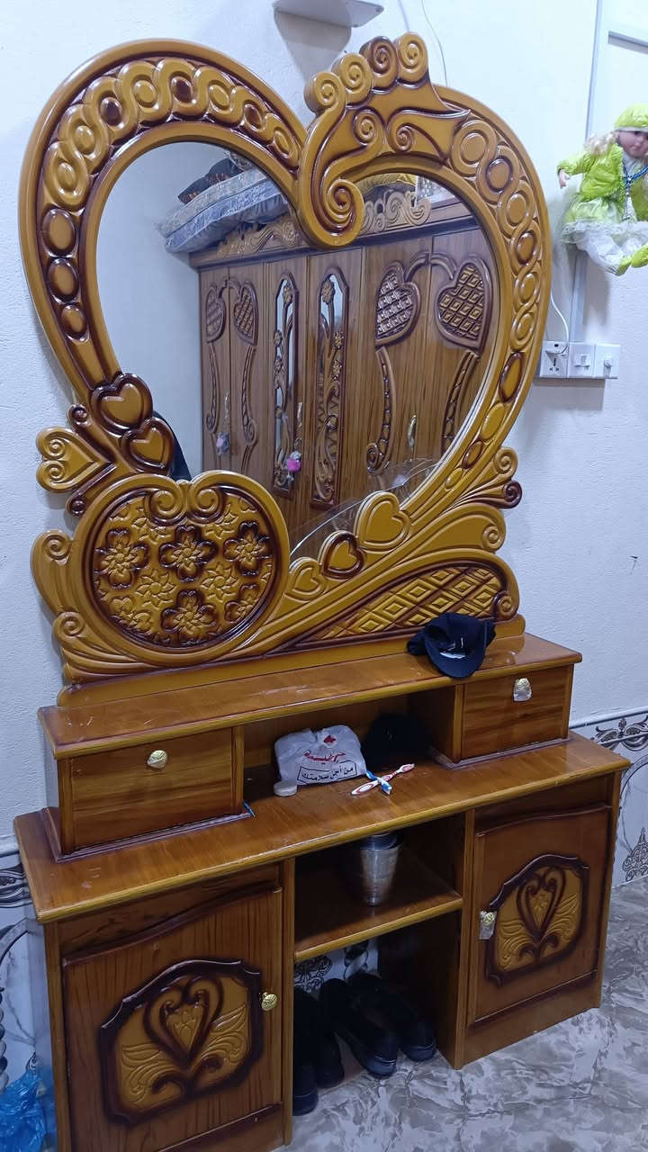 غرفه عدد2  خشب للبيع سعر الوحدة550 وبيها مجال للشراي مكان بصرة قضاء الدير***********
