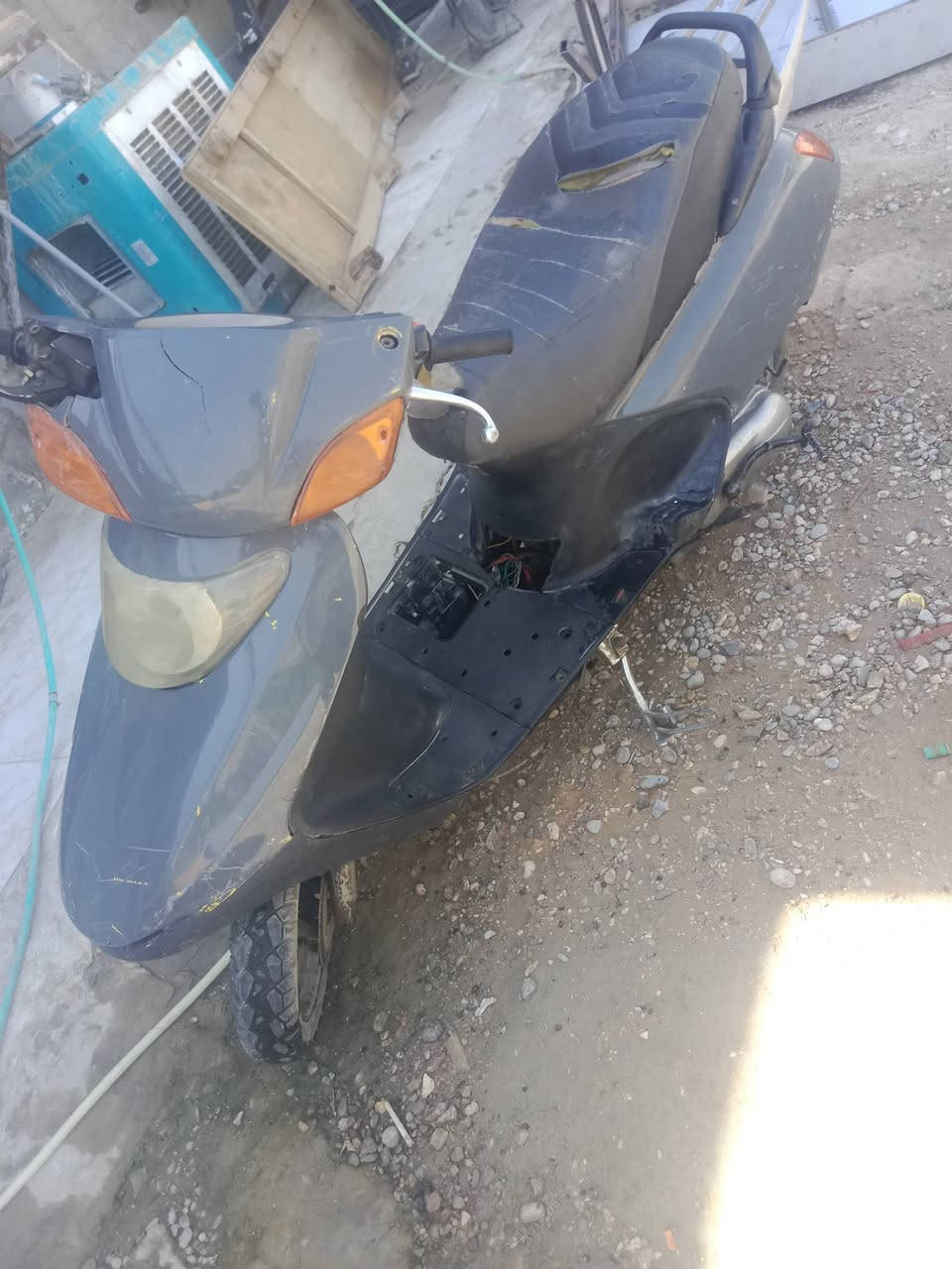 يالله متاح الدراجه ماعرف اسمه قبل سبوع فتحت كابريته وماشتغلت ابيعه جوم حديد هلموجود سعر 100 اخر مره شغلته قبل سبوع تايراتهن جدد بعدهن عنوان كربلاء ***********
