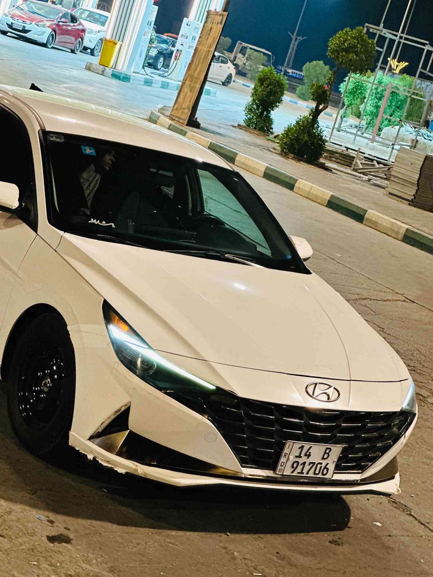 الانترا 2022 نص فول 
وارد أمريكي ضربتهه بس عطل الكدام 
تخم تاير جديد كير مكينه مكفولات 
السياره كير عادي 6 نمر 
الاستفسار *********** 
السعر ١٣٠ وبيه مجال
